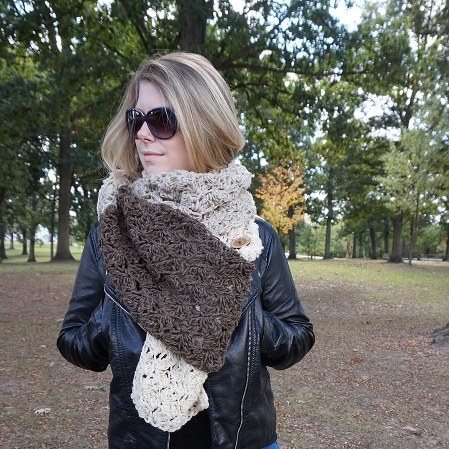 It&rsquo;s December!!! Weather is cool, leaves are falling and the countdown to winter solstice is ON!!! 

Time for ALL. THE. COZY!

Bundle up in the Kensington scarf in color block style and be wrapped in texture! I had so much fun designing this sc