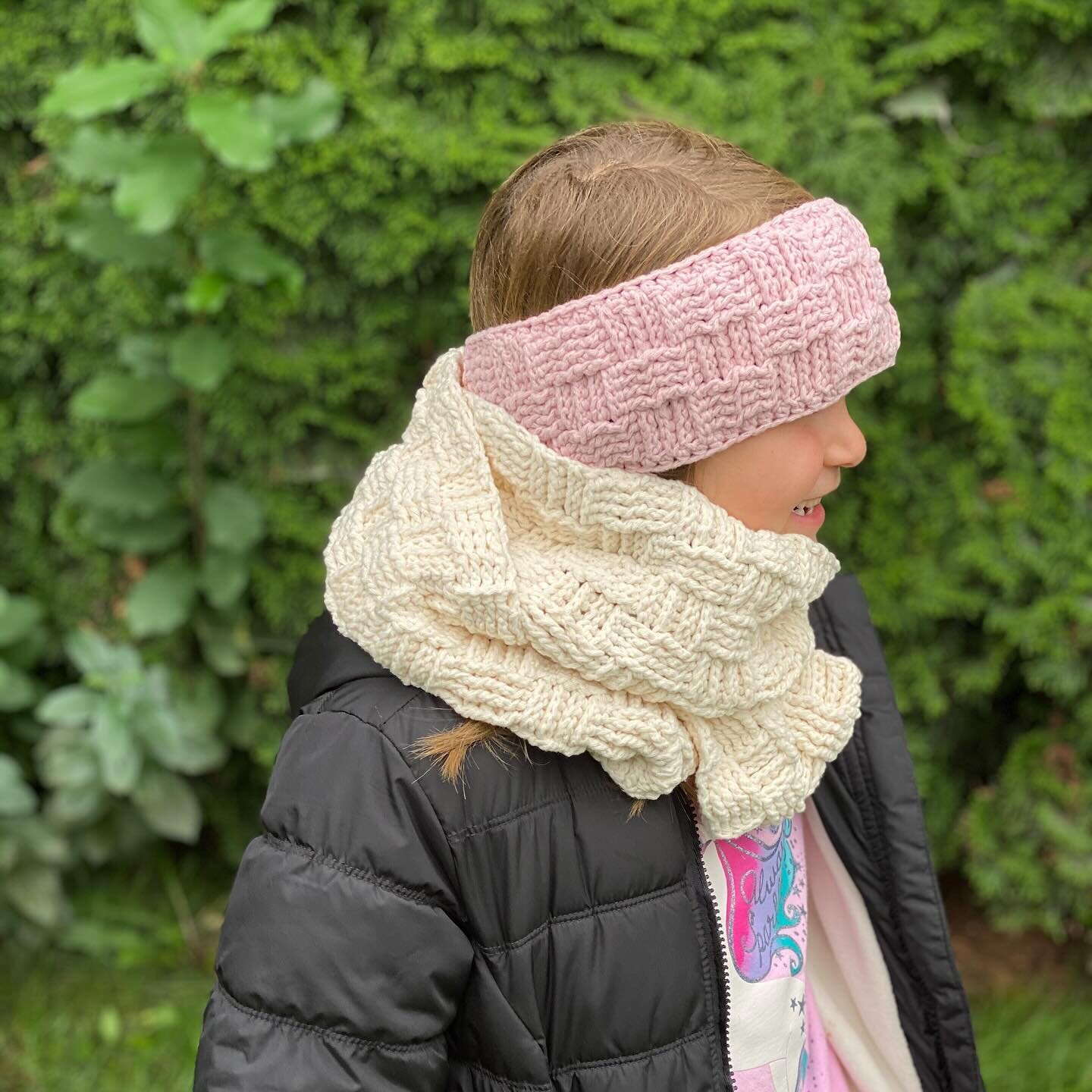 Mix and match the basket weave set for all the cozy texture! Free patterns up on the blog now 

#stitchandhustle #crochet #yarnaddict #ravelrypattern