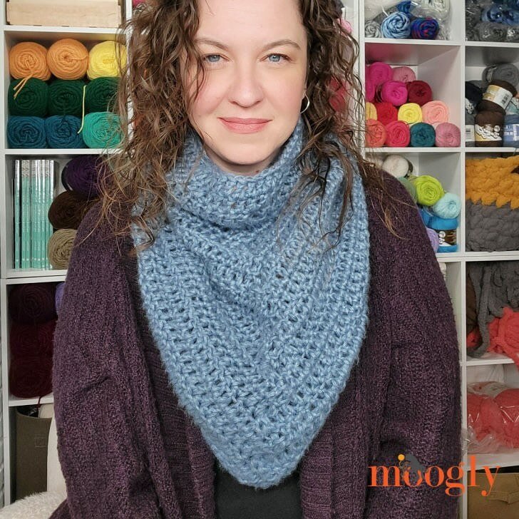 We are so excited it&rsquo;s to have @mooglyblog back again for Stitch Up Chicago leading a workshop featuring her Aspen Valley Cowl using @redheartyarns 

You know there will also be a knit version and we cannot wait.

We hear @yarnspirations also s