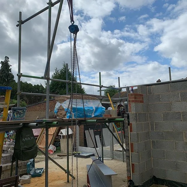 Work smarter not harder. #structuralengineer #steel #strucuralsteel #bifolddoors #homeextension #dreammakers #building #essexbuilders #londonbuilders #thesteelteam