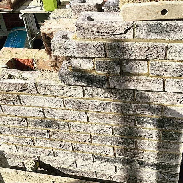Nice dental course feature all set out to run over the steel. #itsallinthedetails #brick #brickwork #extensions #homeimprovement #grey #greybrick #londonbuilders