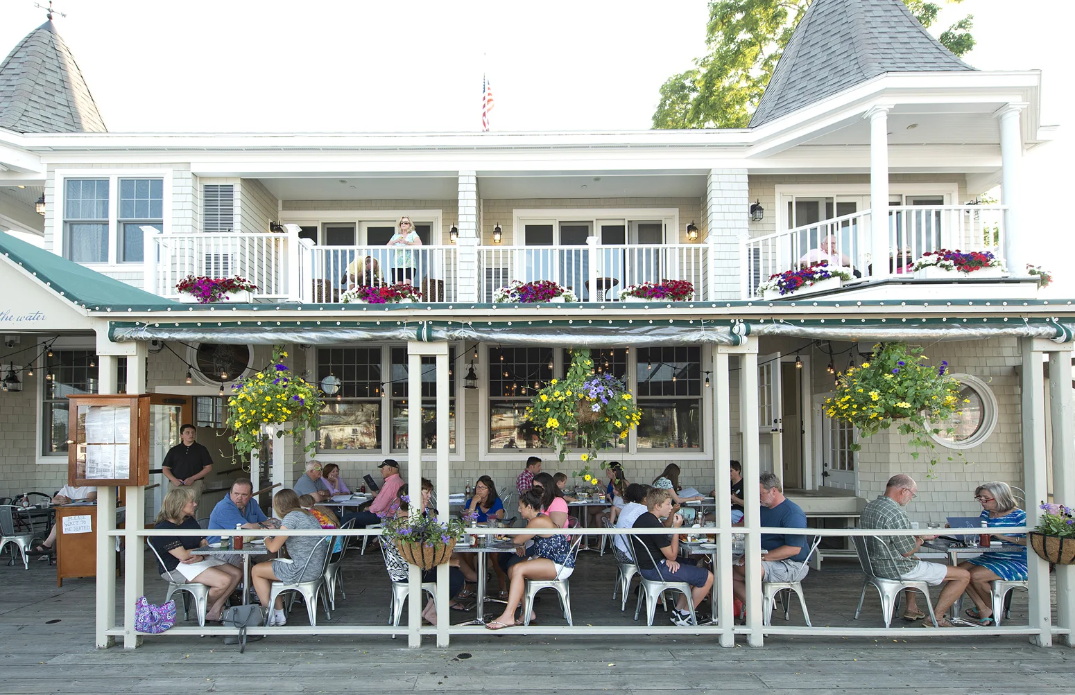 outdoor+view+diners+douglas+merriam+image