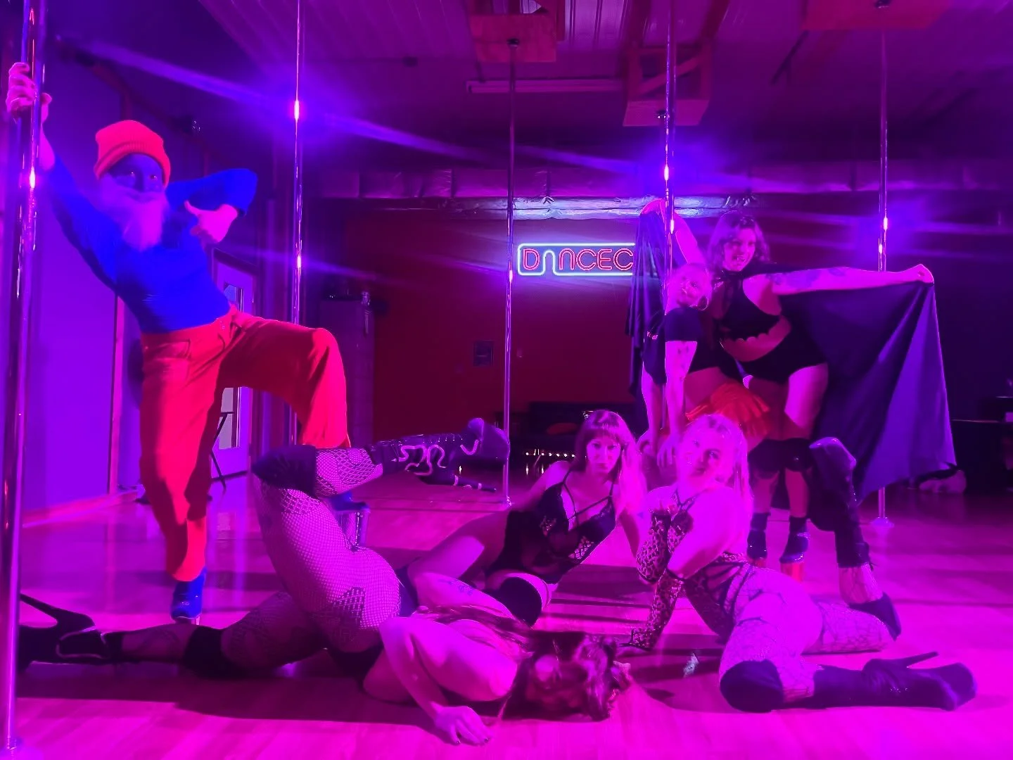 👻🎃HAPPY HALLOWEEN!! 🍭🍬

Come to Dark Sensual Flow tonight at 6 pm!

Saturday
9:30- Open Pole 
9:30- Hip Hop Fitness 
11-1:15- Forest Photo Video shoot
1:30- Beginner/Intro to Pole Drop In
3-4:45- Forest Photo Video Shoot

Sunday
12:30- Sexual tri