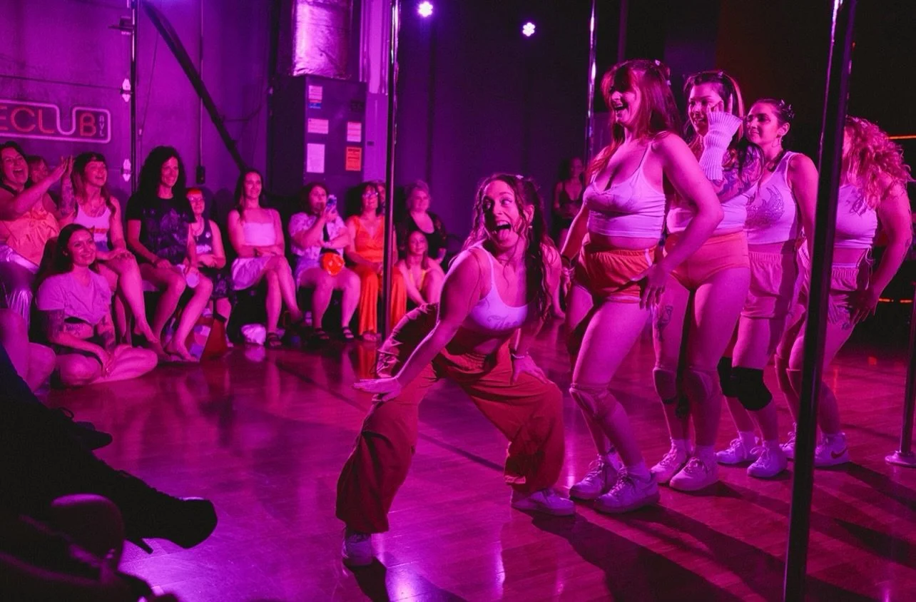 Wednesday 🤩

11- Open Pole
12- Advanced Beginner Pause &amp; Flow Drop in
5:30- Intermediate/ Advanced Slinky Sensual Series 
5:30- Hip Hop Fitness Drop in
6:30- 4 Week Advanced Beginner Spinvert combos Series! (Full)
7:30- Beginner Sexual Tricks &a