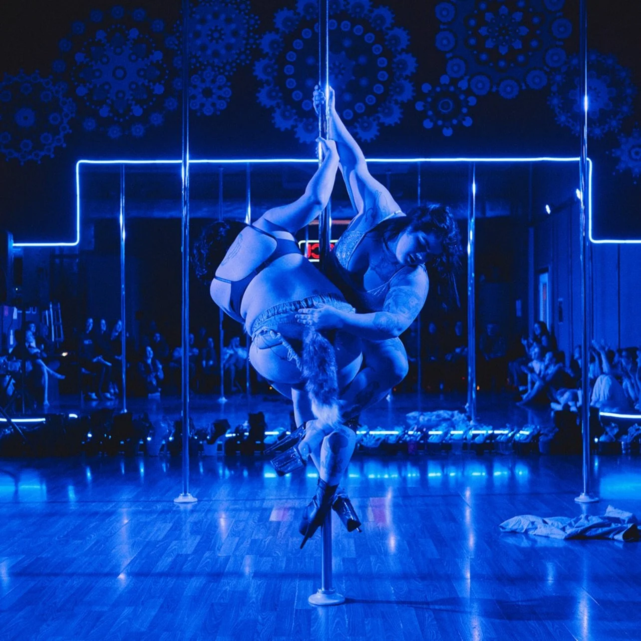 Tuesday 💙

12- 8 Week Beginner 1 Pole Series (full)
4:30- Open Pole
5:30- Advanced Beginner Spin Drop in with Dance &amp; Tricks! - (Prereq- strong aerial Jasmin on spin )
6:30- 4 Week Chair Dance Series (full)
6:30- 4 Week Floor Play Series (full)
