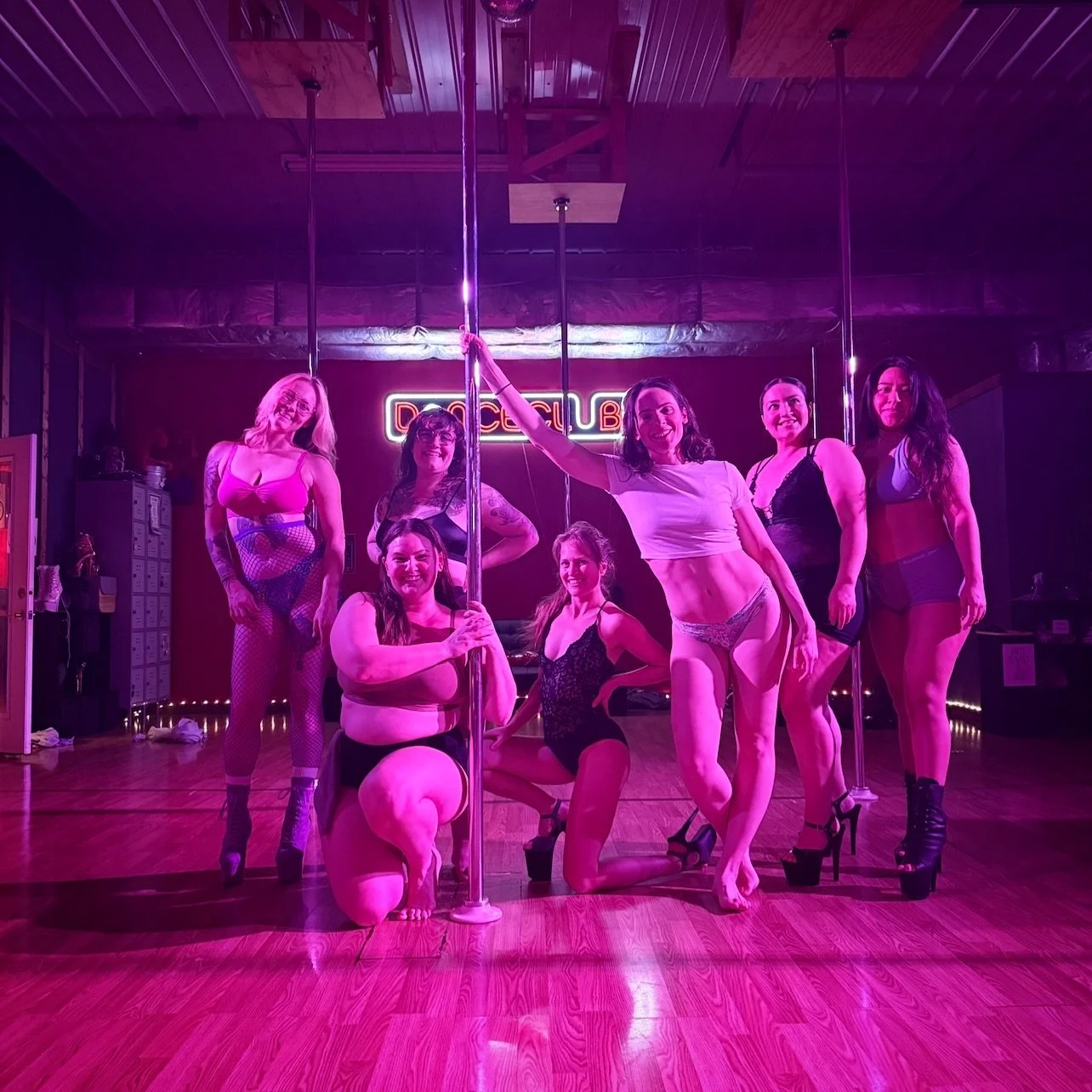 💕❤️Wednesday!❤️💕

11- Open Pole
5:30- Intermediate/ Advanced Slinky Sensual Series 
5:30- Hip Hop Fitness Drop in
6:30- 4 Week Advanced Beginner Spinvert combos Series (Full)
7:30- Beginner Sexual Tricks &amp; Dance Combos DROP IN
8:30- 8 Week Sexu