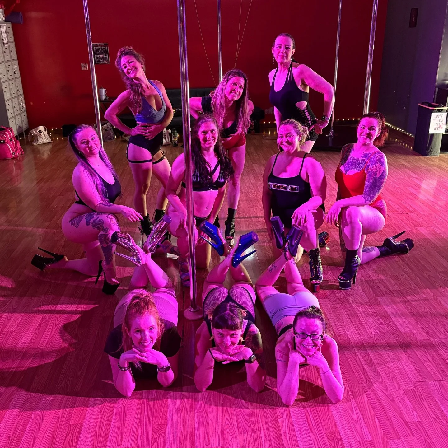 Congrats Beginner 2 grads!! 💞✨💕

Thursday 
8:30- Strength &amp; Stretch drop in class
12- 8 Week Small Group Beginner 1 Pole Series (full)
5:30- 8 Week Sexual Tricks &amp; Dance Combos Series (full)
6:30- Polerina Drop in 
7:30- 8 Week Beginner 1 P