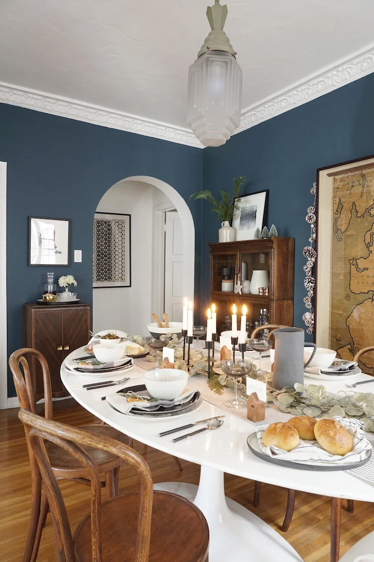 GINNY_MACDONALD_CHRISTMAS_2018_TABLE_SETTING_BREAD.jpg