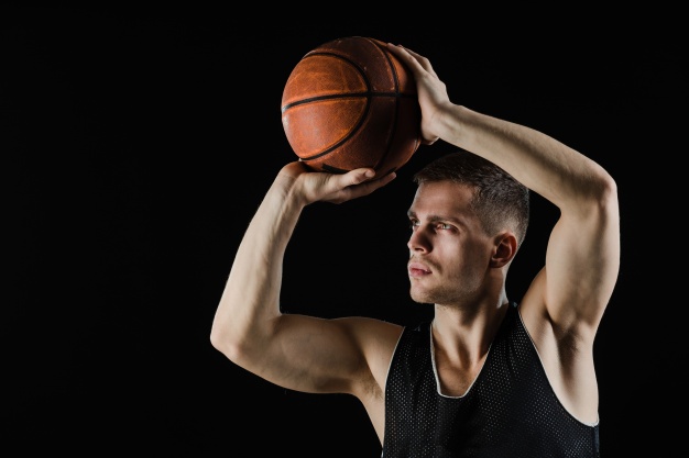 basketball-player-ready-to-throw-the-ball_23-2147604926.jpg
