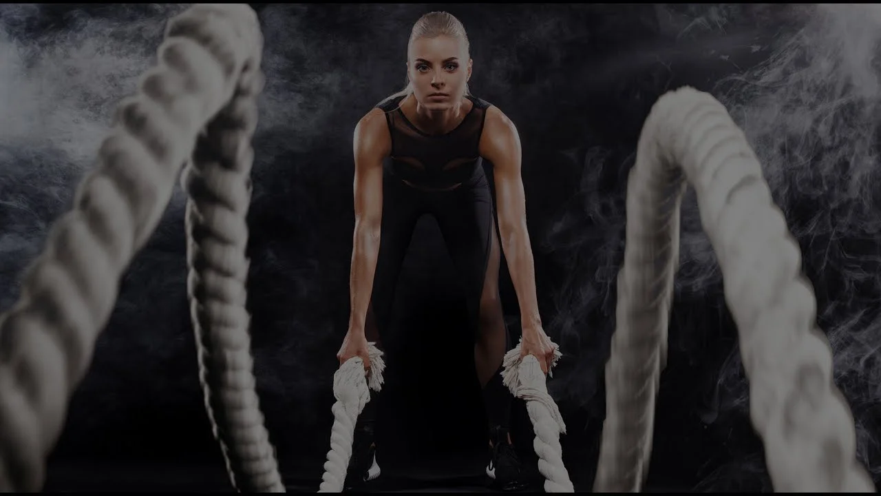 strong-woman-doing-battleropes.jpg