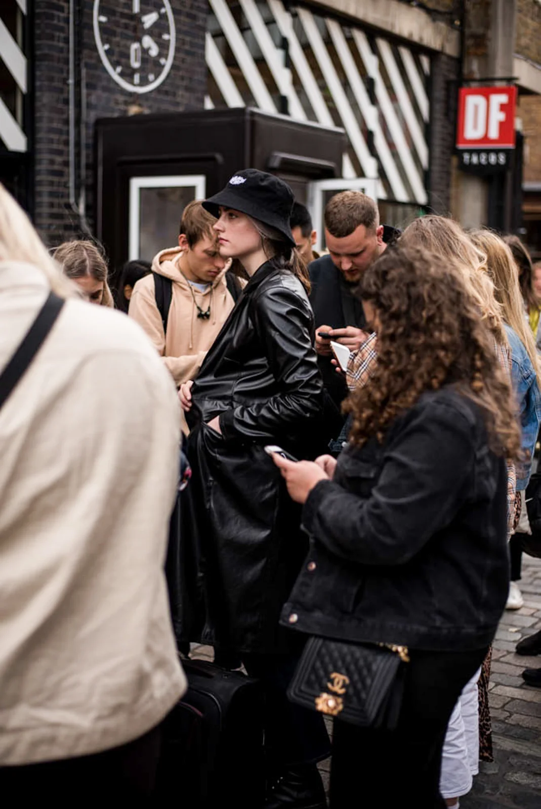 SARAH_WHALLEY_STREET_STYLE_SUNDAY_MORNING-11.jpg