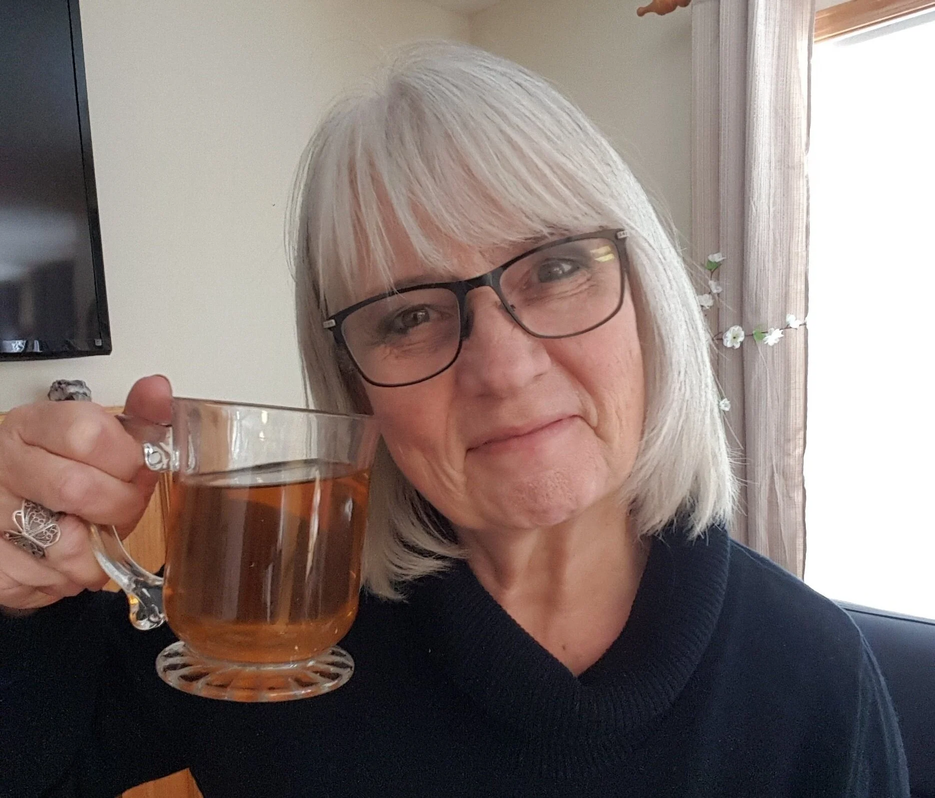 GETTING AND sTAYING HEALTHY DRINKING TEA WHILE GETTING PAID TO DO IT!