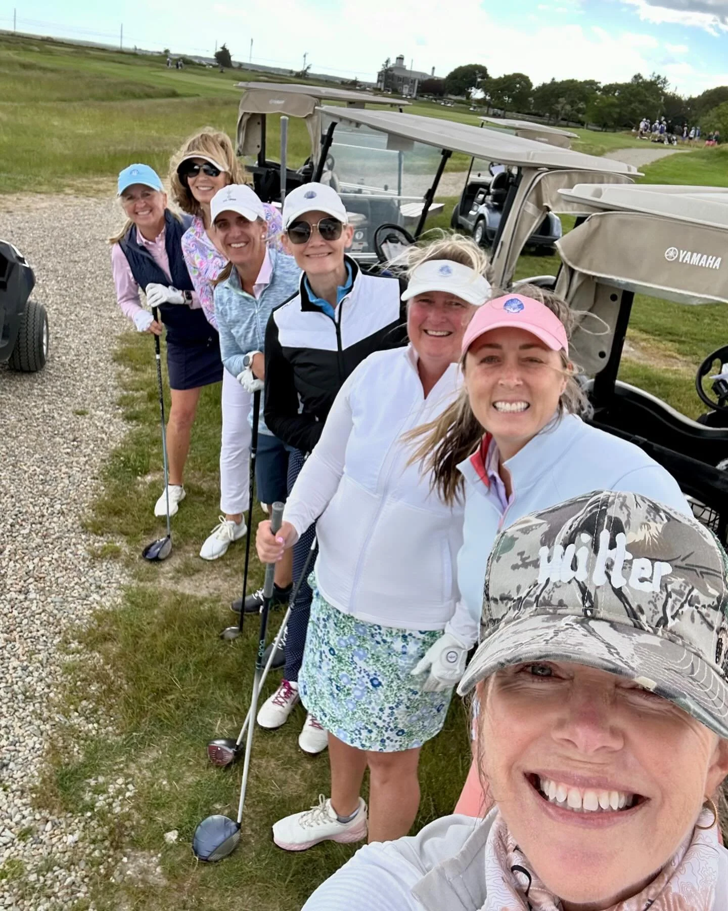 Group selfie of the flight winners from the infamous Hen & Chickens tournament 🐓 🐥 moments before the shootout began. 45 holes of golf and such a fun couple of days! 
@pete_sprayregen