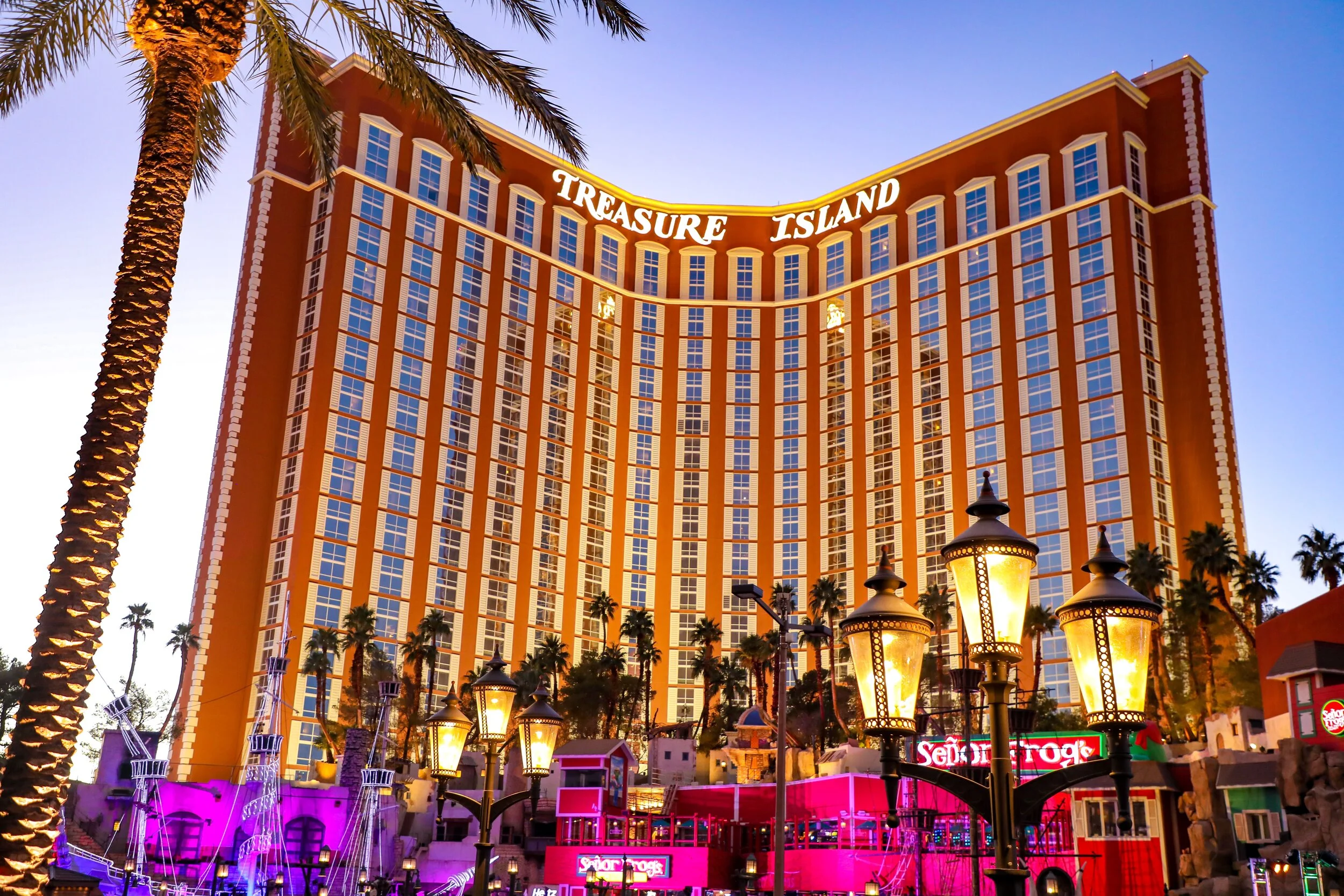 vegastreasureisland.JPEG