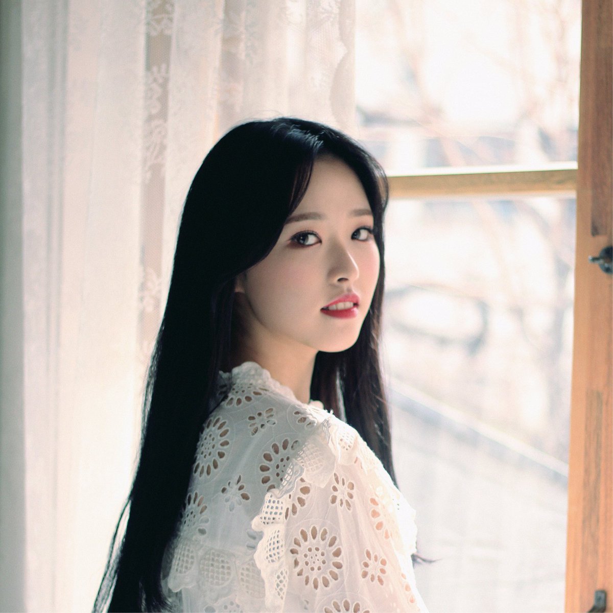 Meet Olivia Hye Loona S Resident Egoist The Kraze