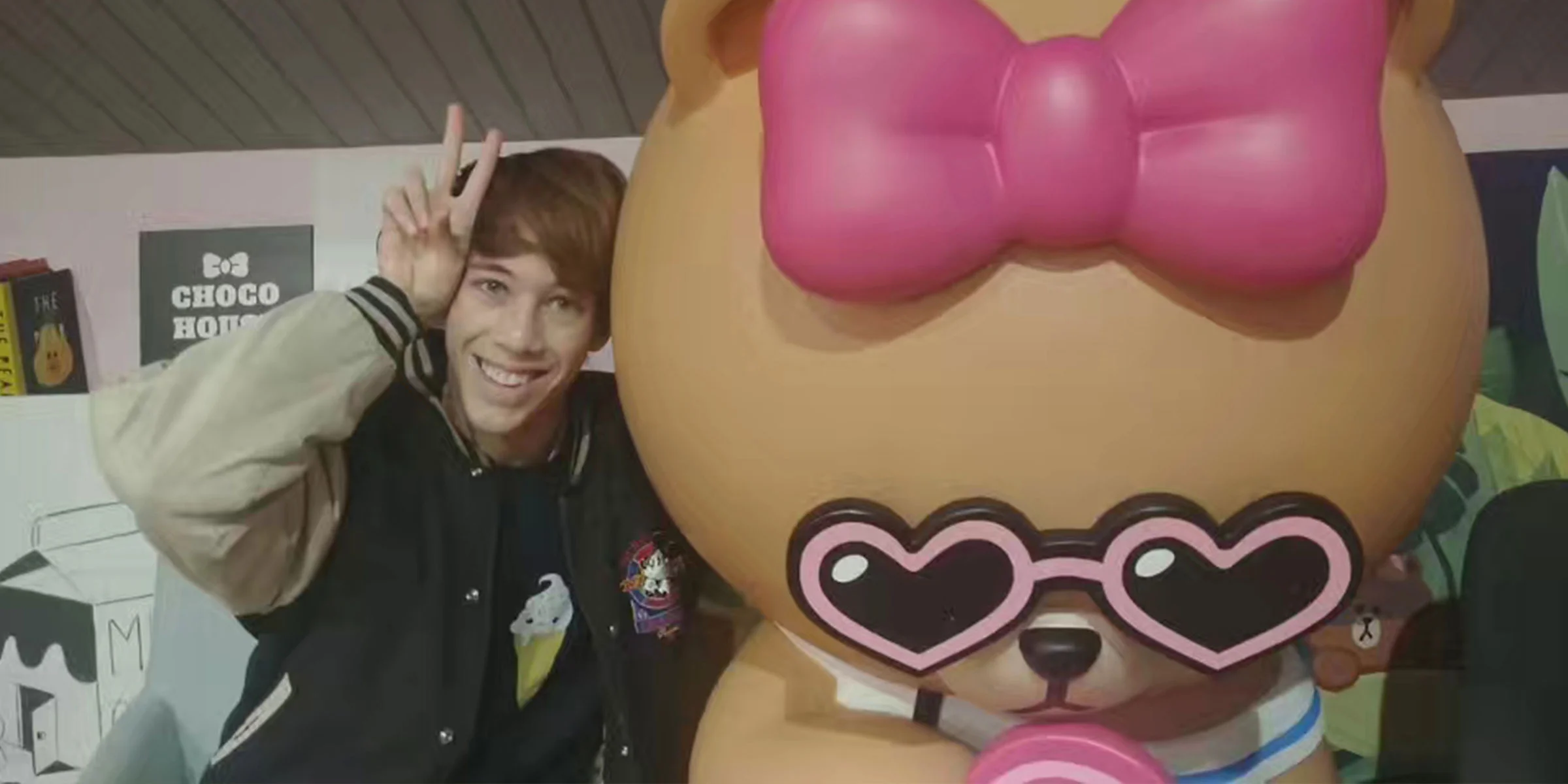 Meet Hello Eddi: Your New Favorite K-Pop Enthusiast