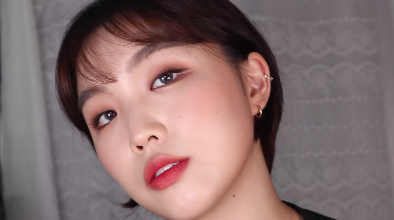 FB_SEASONALMAKEUP_11BODY.png