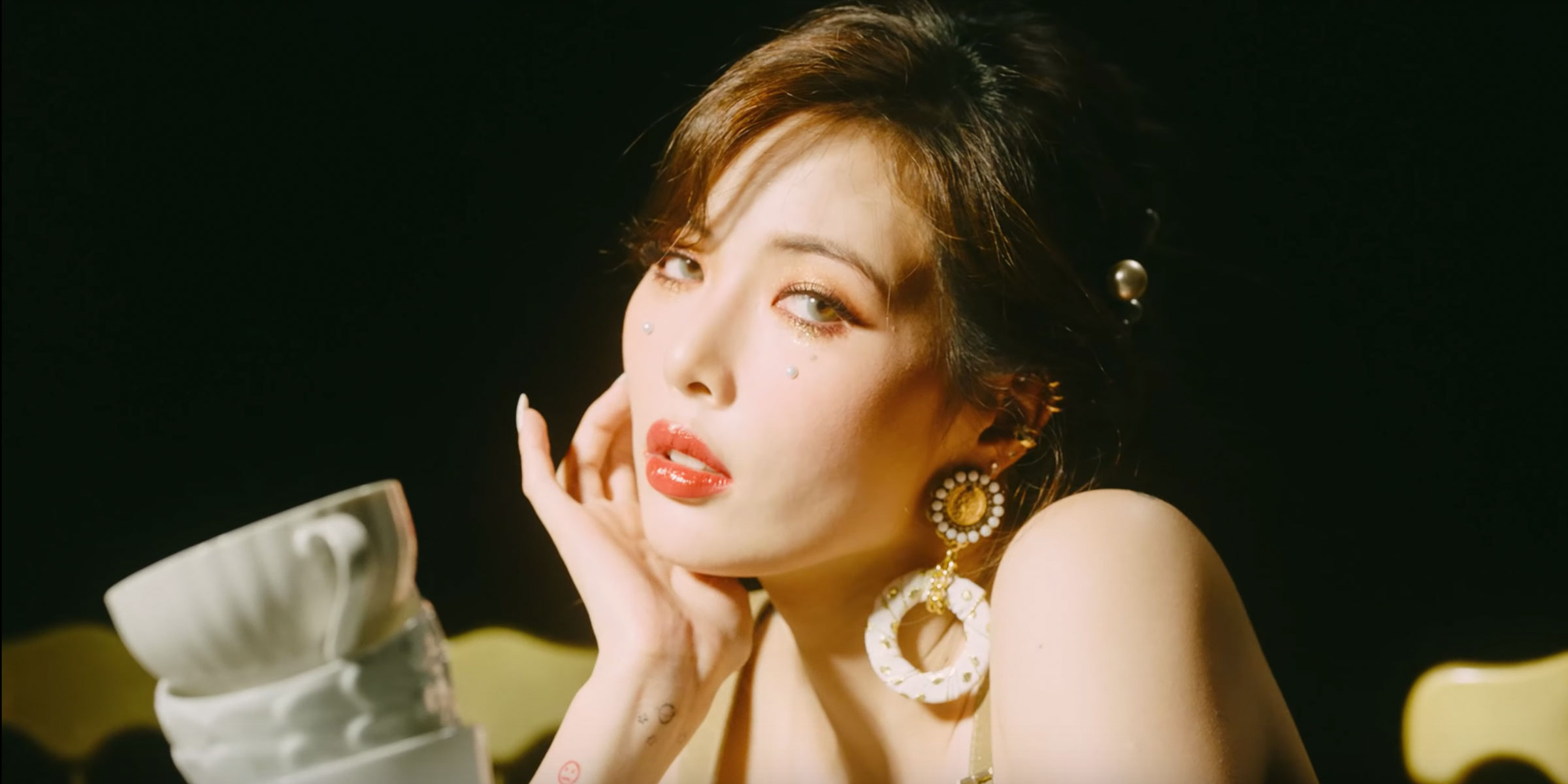 Hyuna Stays Unapologetically Herself In Flower Shower The Kraze Hyuna Stays Unapologetically Herself In Flower Shower The Kraze