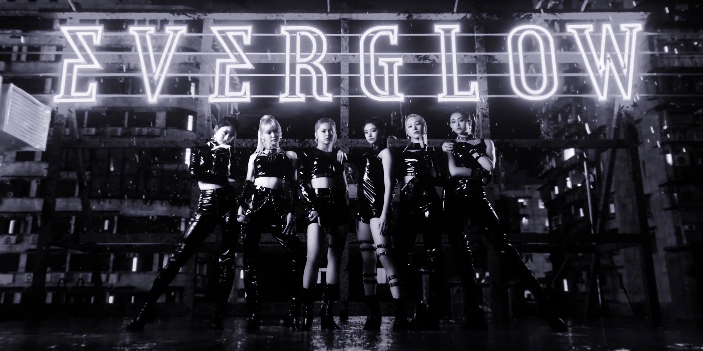 EVERGLOW Brings ‘80s Synthwave to the Table with “LA DI DA”