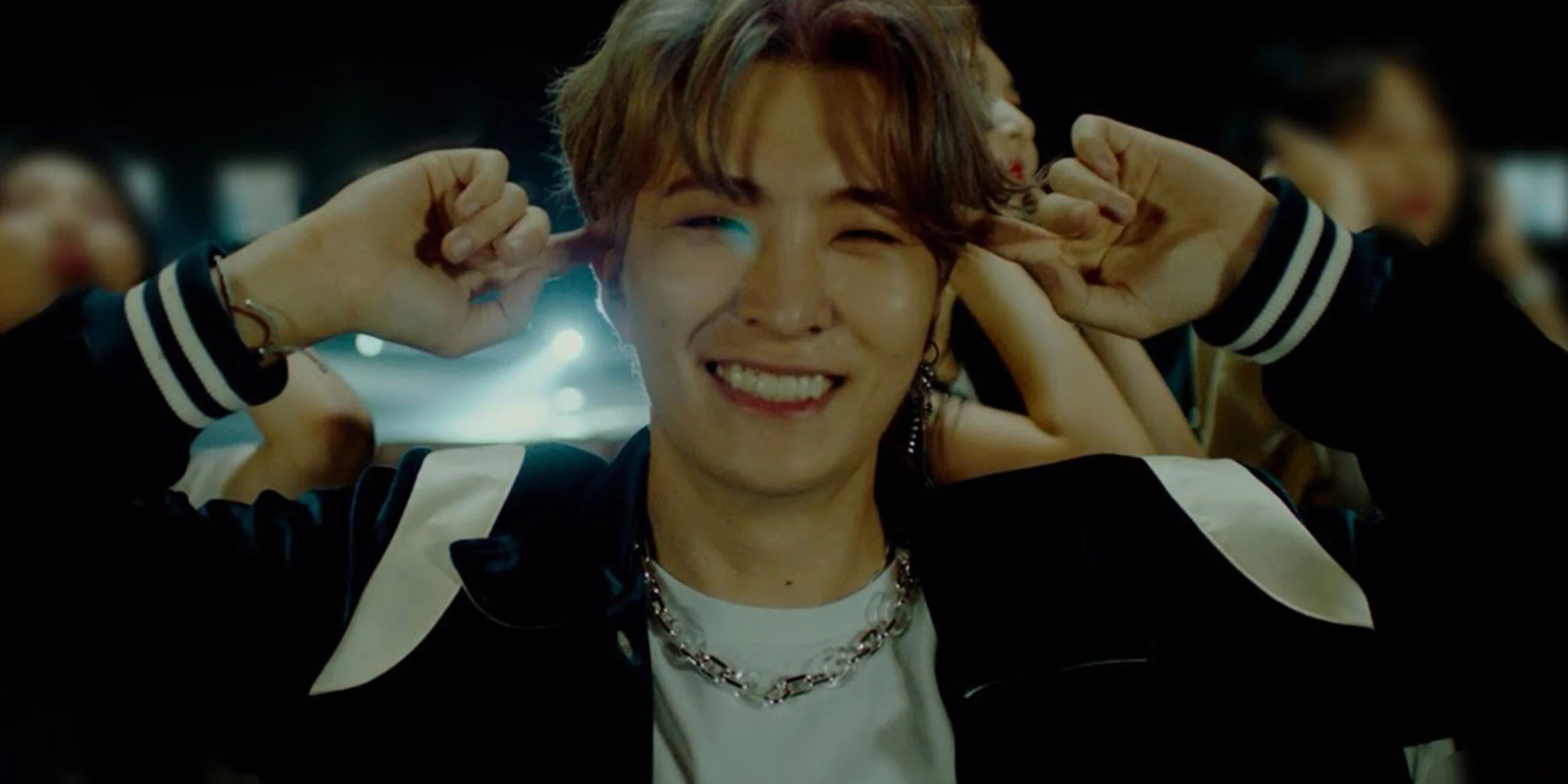 Youngjae Completes the GOT7 Return with Feel-Good Track “Vibin’”