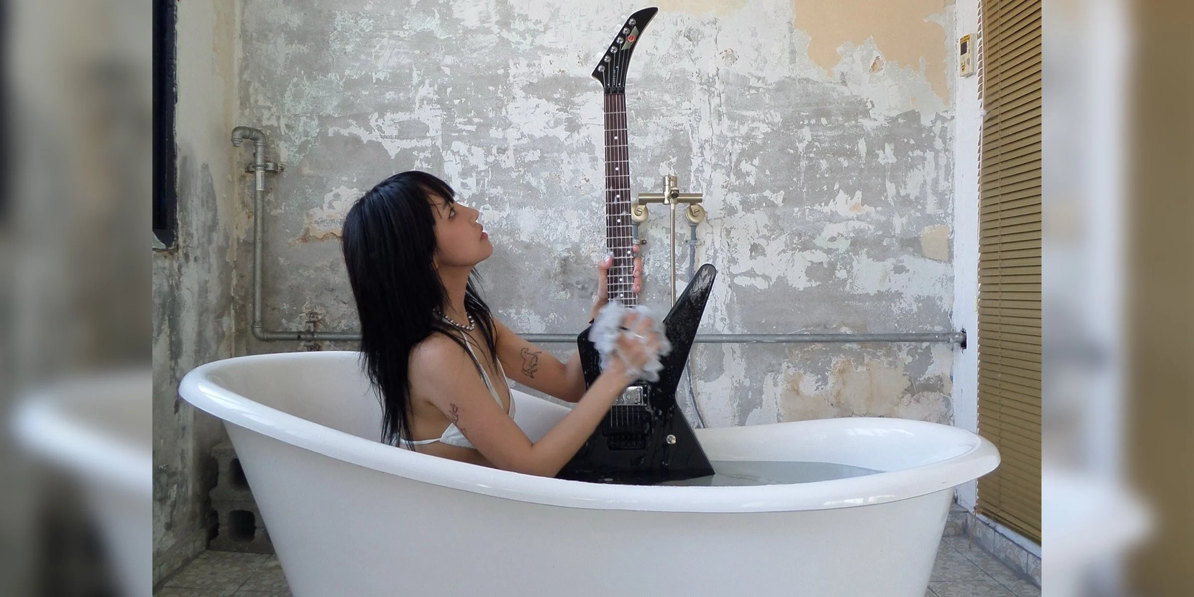 Korean Rock Star MEMI Journeys into the World of Electric Guitar with EP Paranoia//Nostalgia