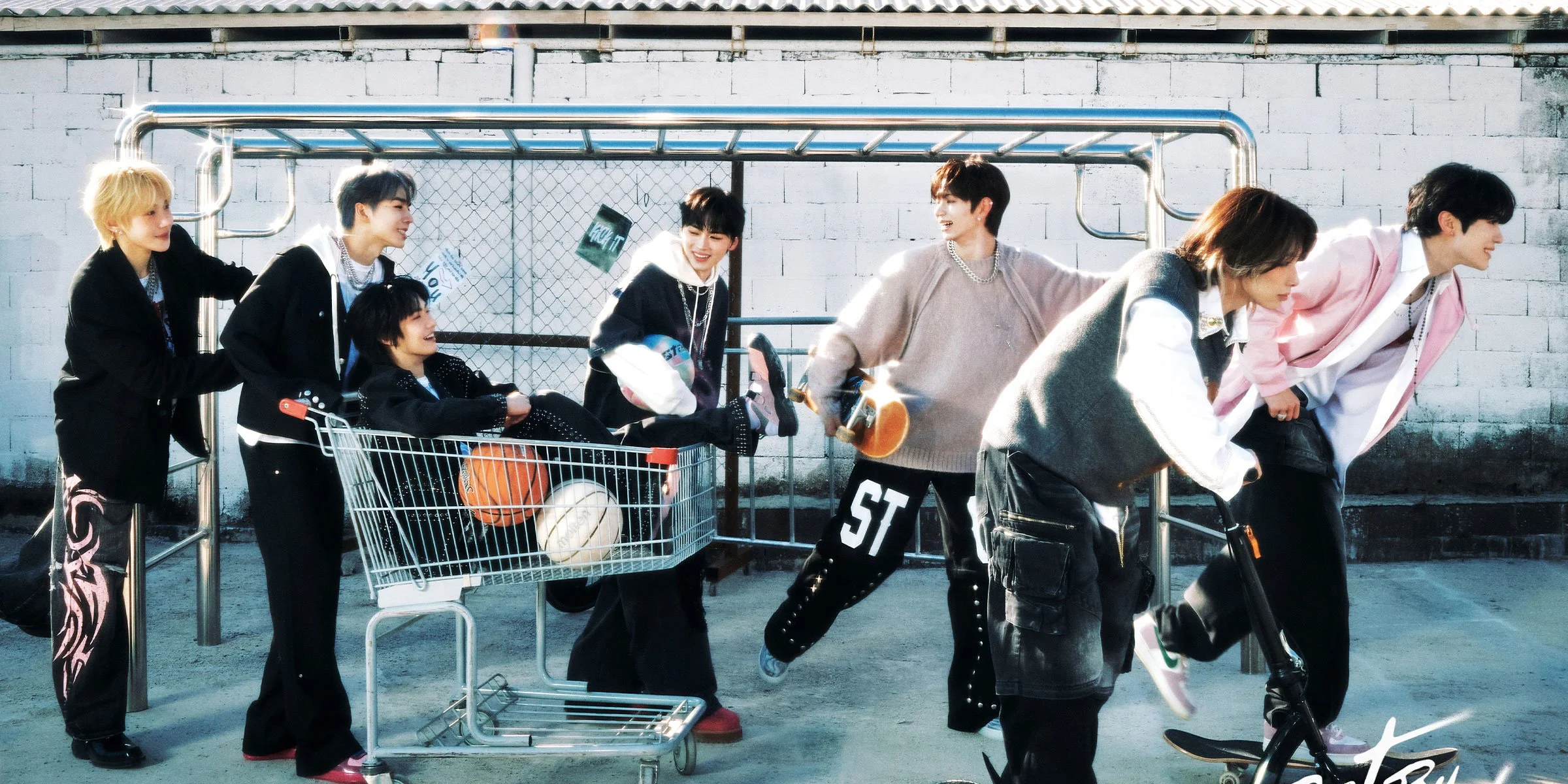 TUNEXX 1st Mini-Album - SET BY US ONLY Out Now