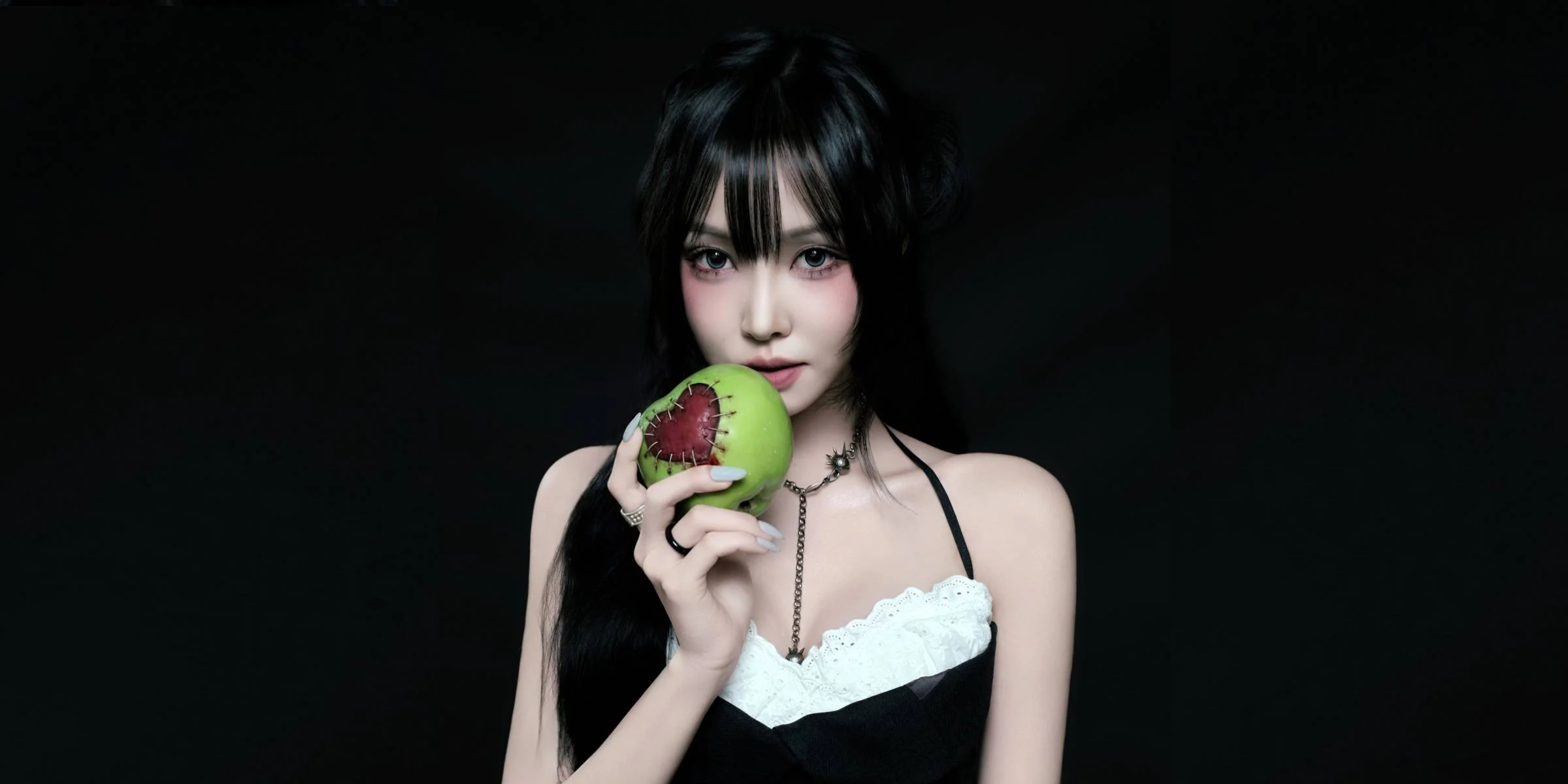 YUJU Laments That “First Love Is a Curse”