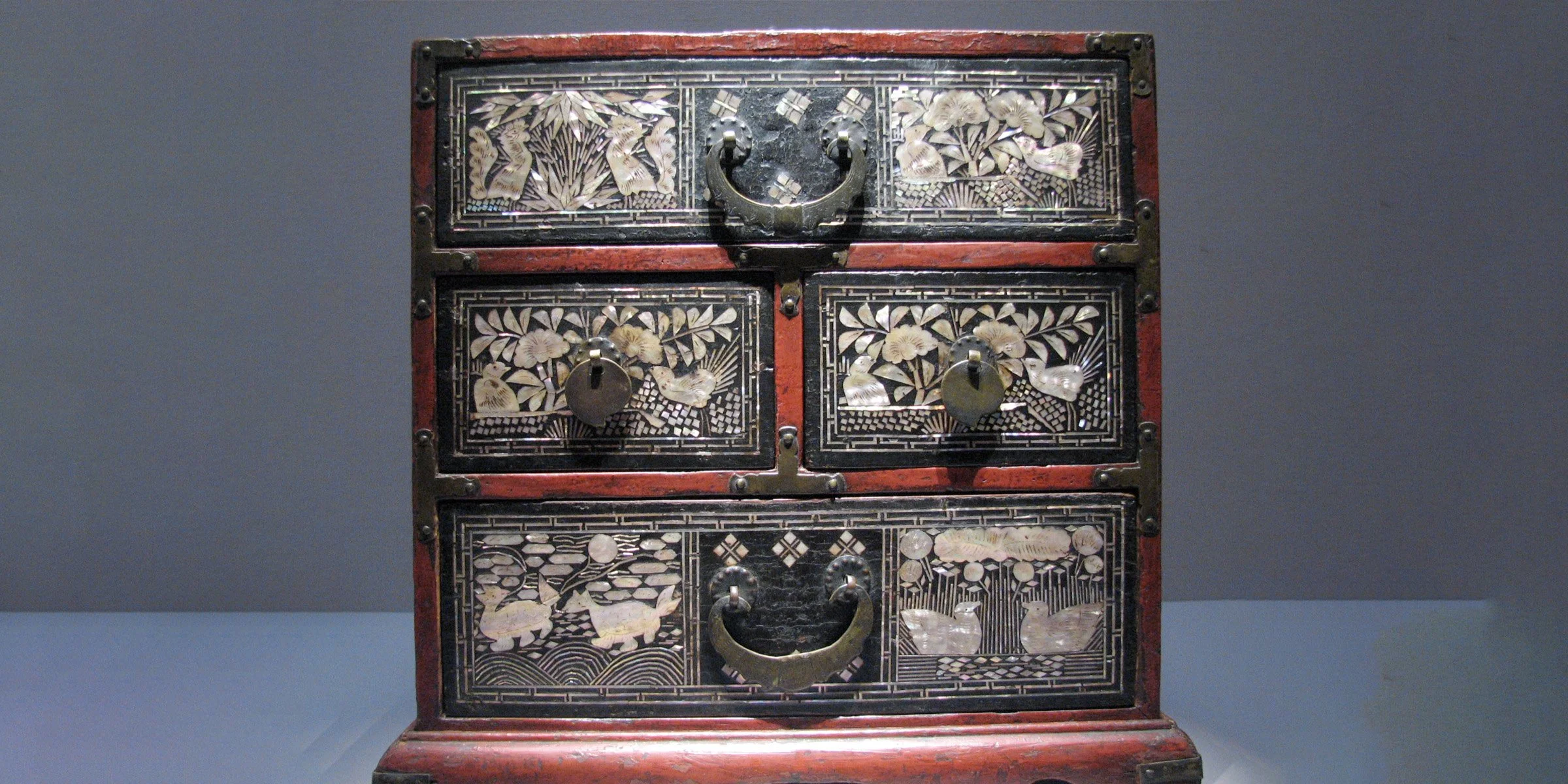 Najeonchilgi: The Korean Art of Mother-of-Pearl Lacquer