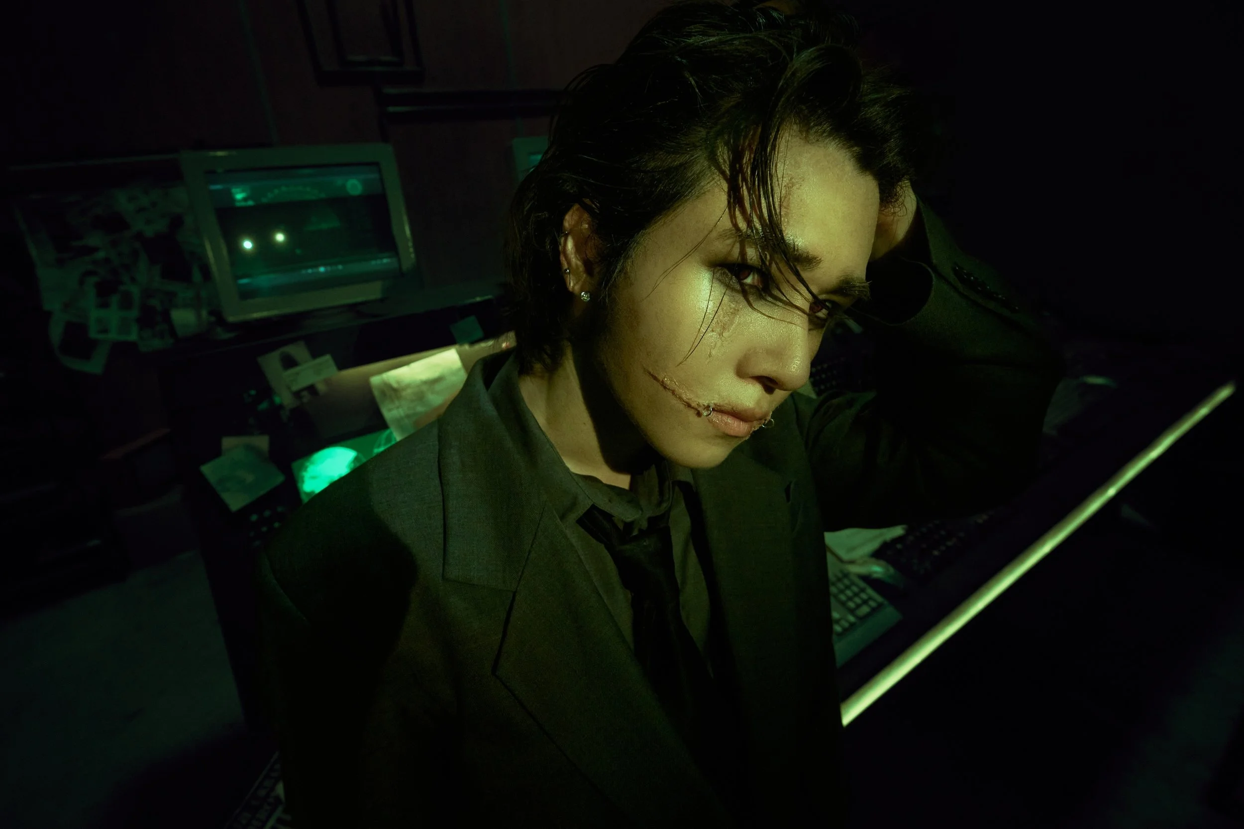 RYOTA_OOE_TRANSLATE_MAIN_light.jpg