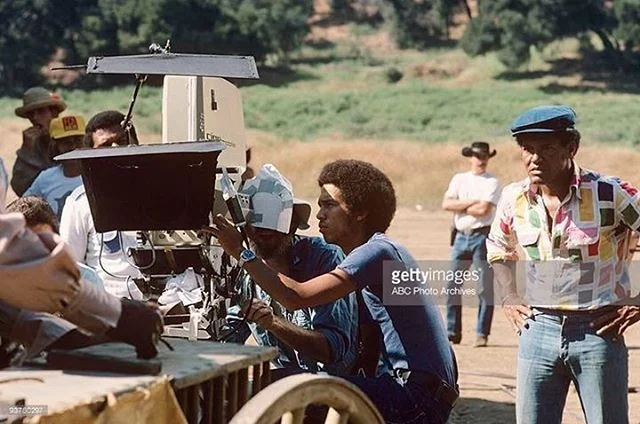 My father, director Gilbert Moses, in the cool color square shirt, on the set of #roots #tvhistory #americanhistory #renaissanceman #gilbertmoses 💜 My sister @tsiamoses sent me this pick. It showed up when they released the new version of #roots on the history channel. I wish I knew who took the picture so I could get a copy…