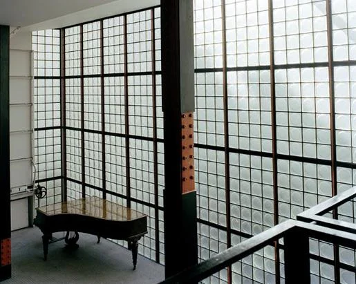 ARCHITECTURAL CLASS
urbain :
Pierre Chareau - La Maison de Verre (via Pierre Chareau - La Maison de Verre. “in Detail” | METALOCUS )