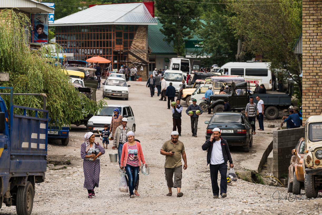 People coming back from the market in Arslanbob