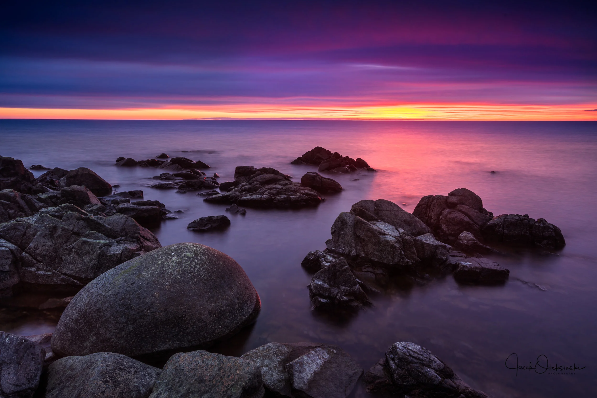 The sun just below the horizon