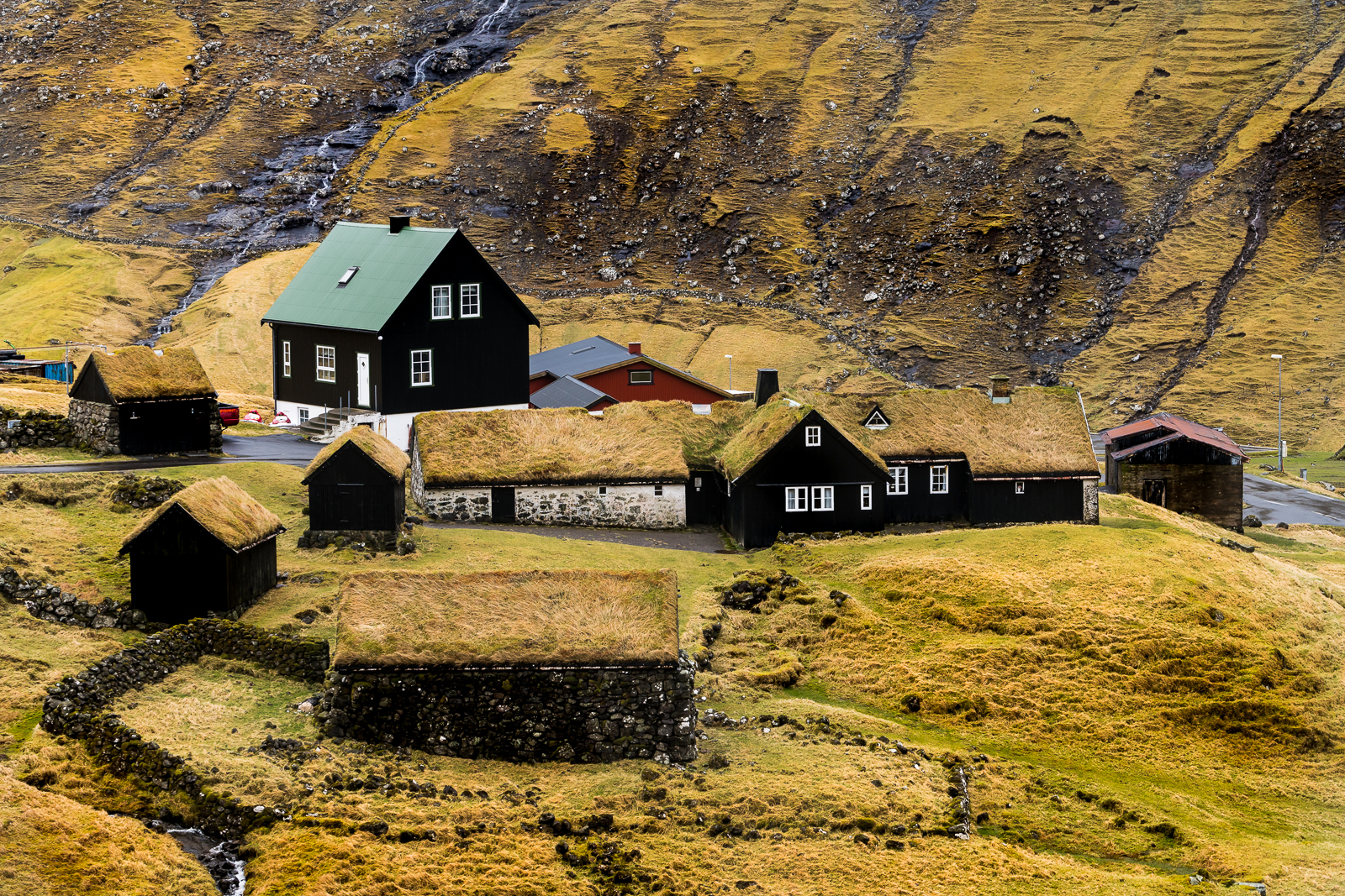Saksun village as seen from the trail connecting the village with Tjörnuvik