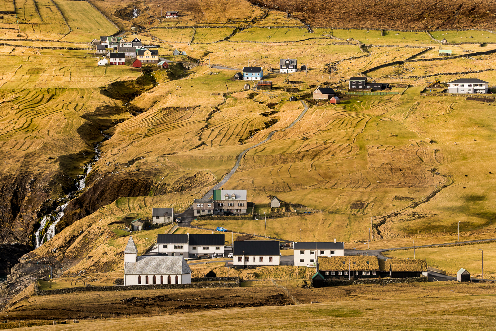 Vidareidi village