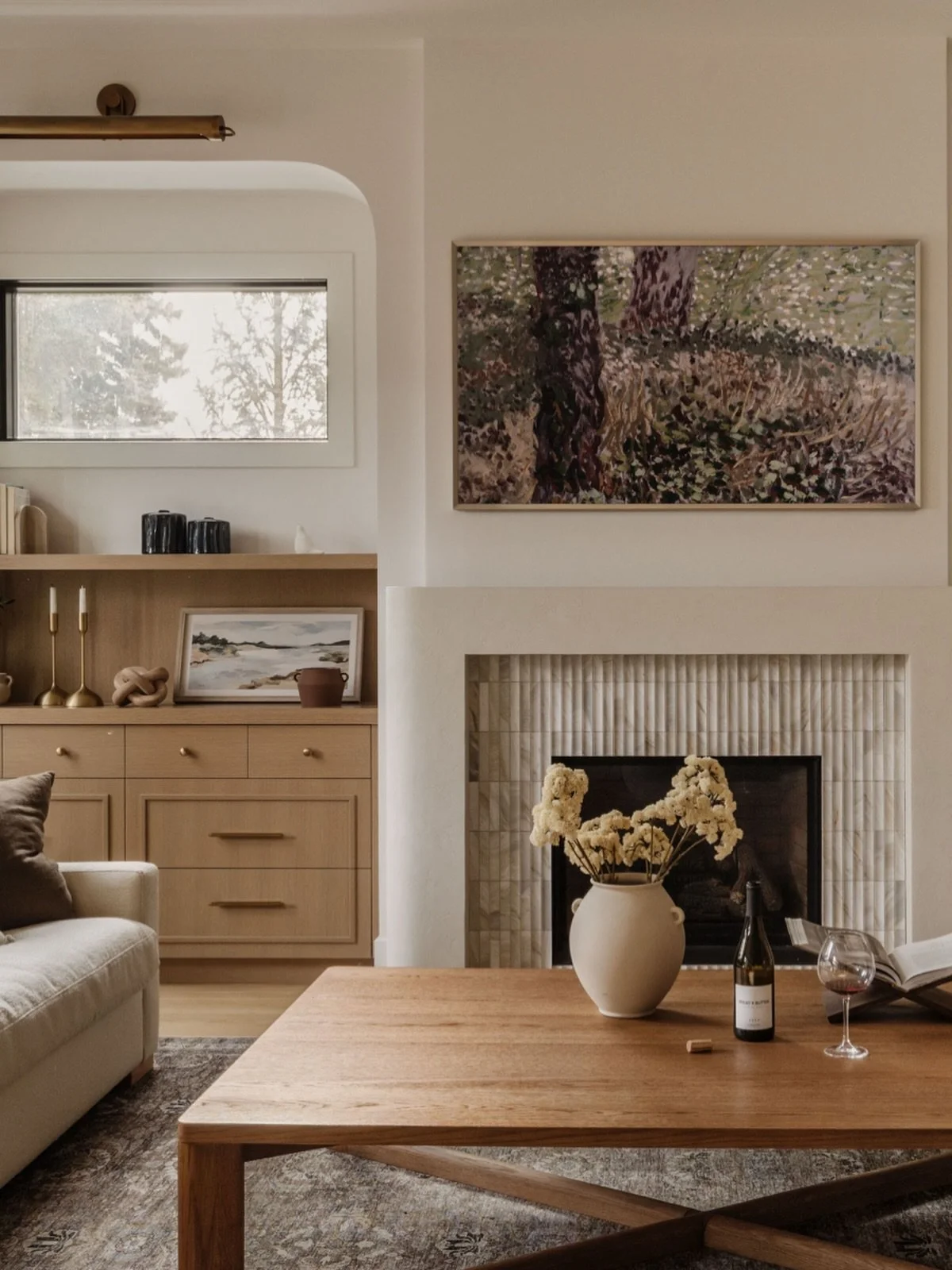 Soft lines, quiet moments, and a sense of ease. This space is all about fluidity and simplicity. 

Photography: @francismoss_hq 
Build: @miterrenovations 

#smithericksondesigns #livingroom #simplicity #plaster #renovation