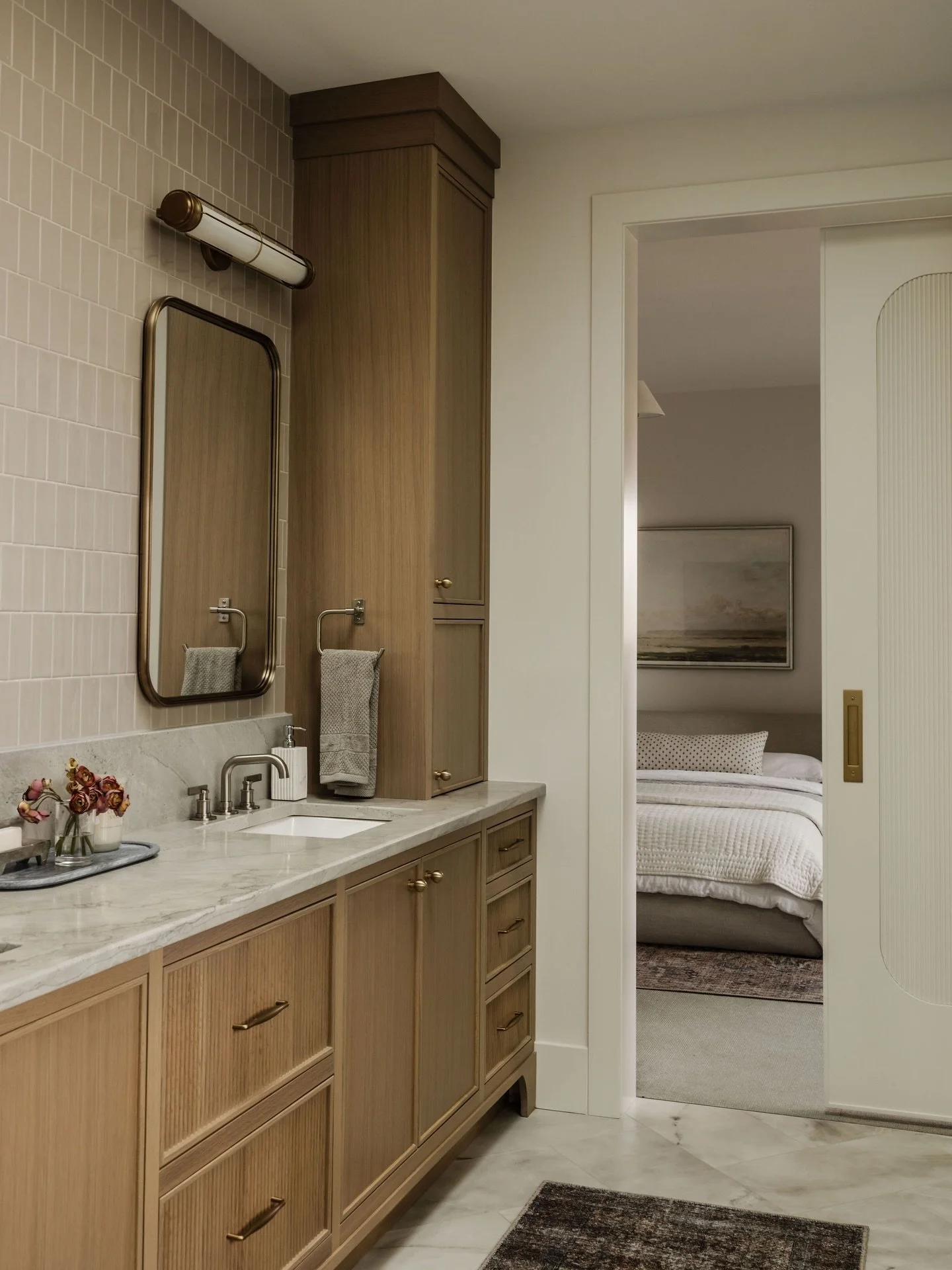 In this recently completed ensuite reno, we leaned into thoughtful proportions, quiet materials and a space that feels calm rather than over done. Simplicity, done with intention. 

#smithericksondesigns #bathroomreno