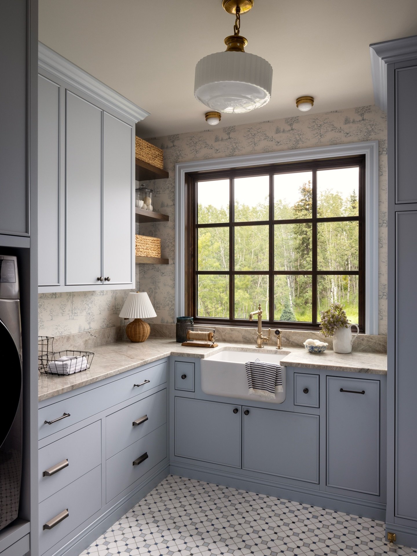 When feeling blue is exactly the point. 

A soft, powdery blue grounded with warm finishes and classic details. Laundry rooms may be hard-working spaces, but that doesn&rsquo;t mean they can&rsquo;t feel considered.

Design should carry through every