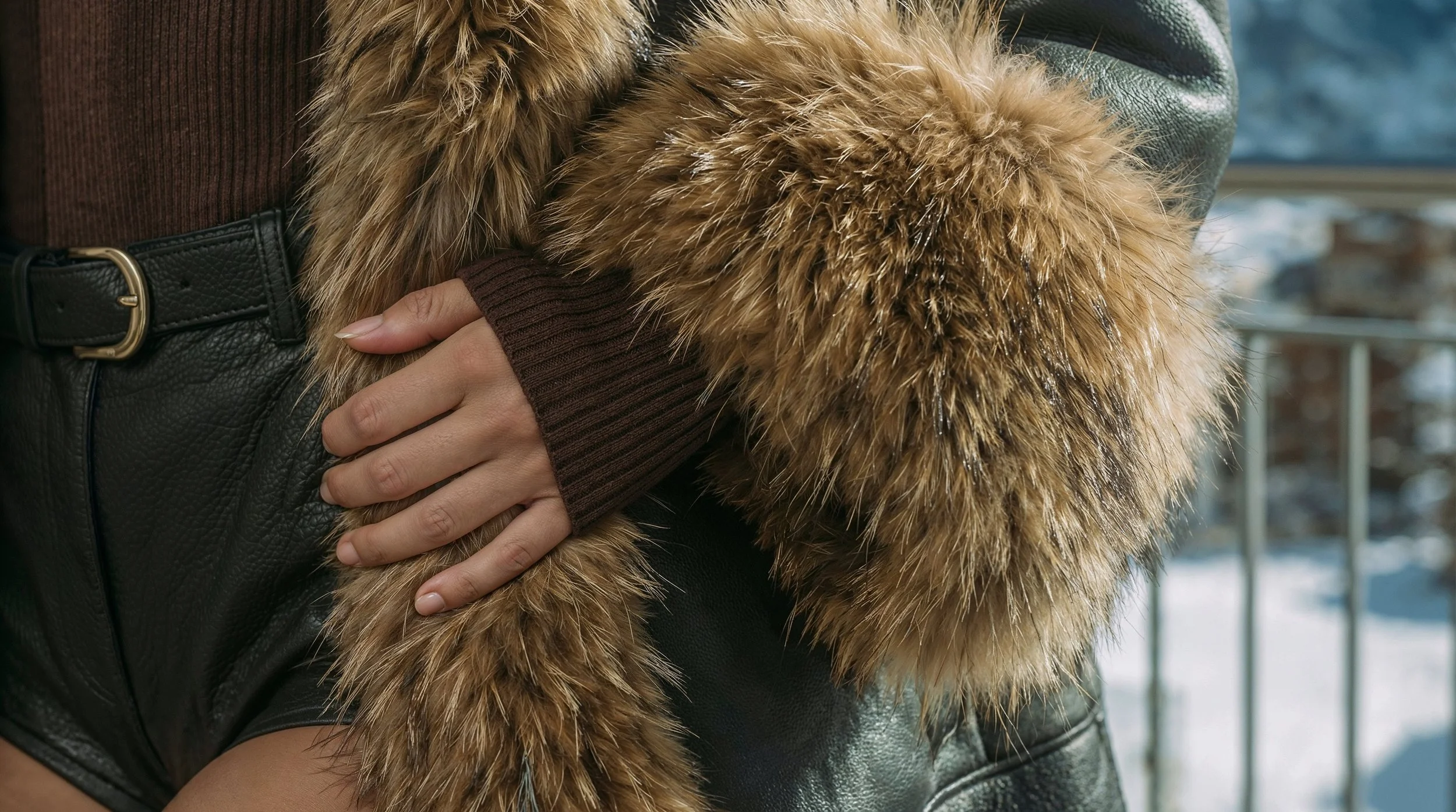 magnific-AZU8v29biw6XU88JRqhS-FLORA-Fashion Detail Close-up-cf794167.jpeg