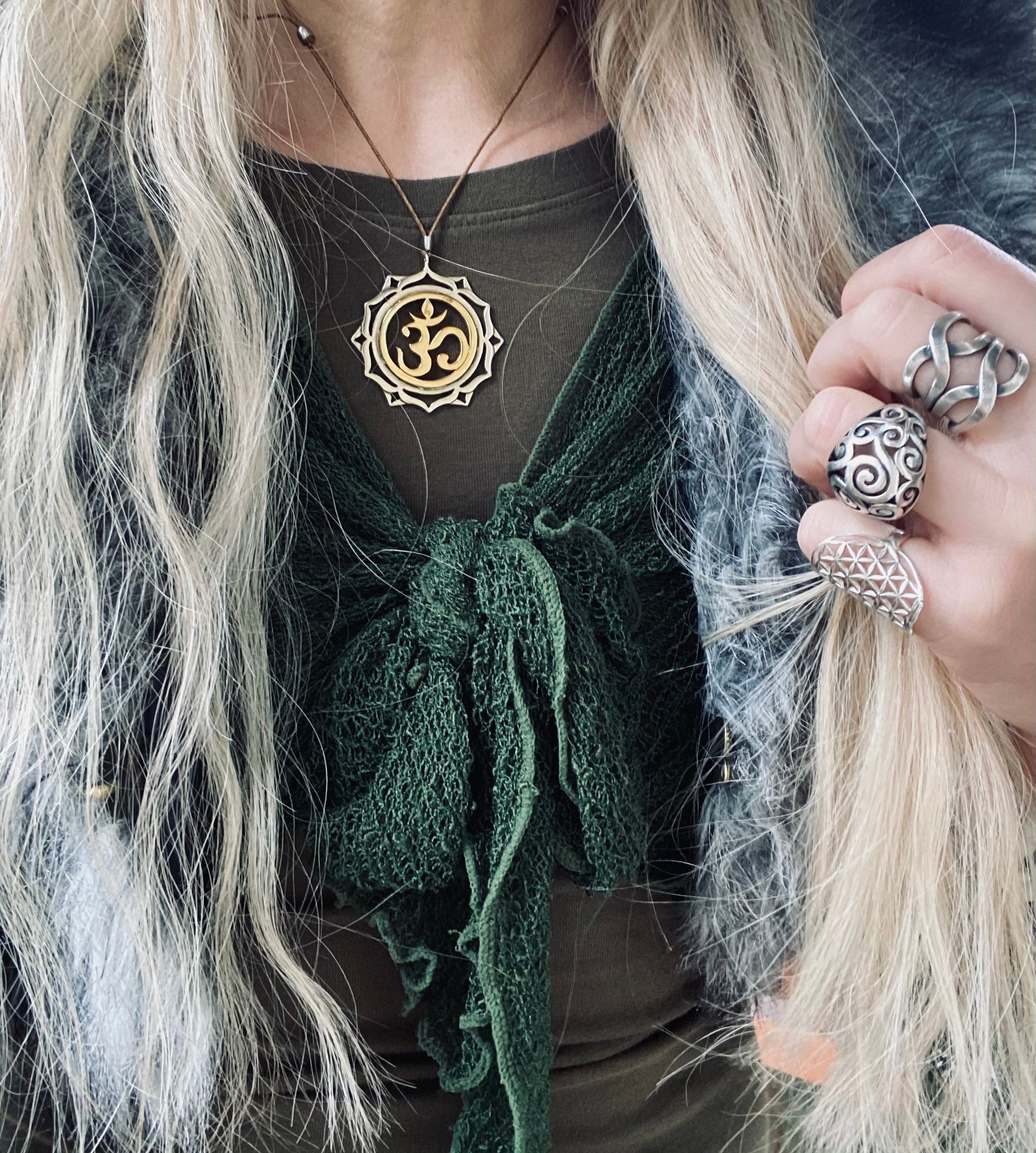 https://i.etsystatic.com/14256978/r/il/19c7a0/3778442620/il_fullxfull.3778442620_1vn7.jpg