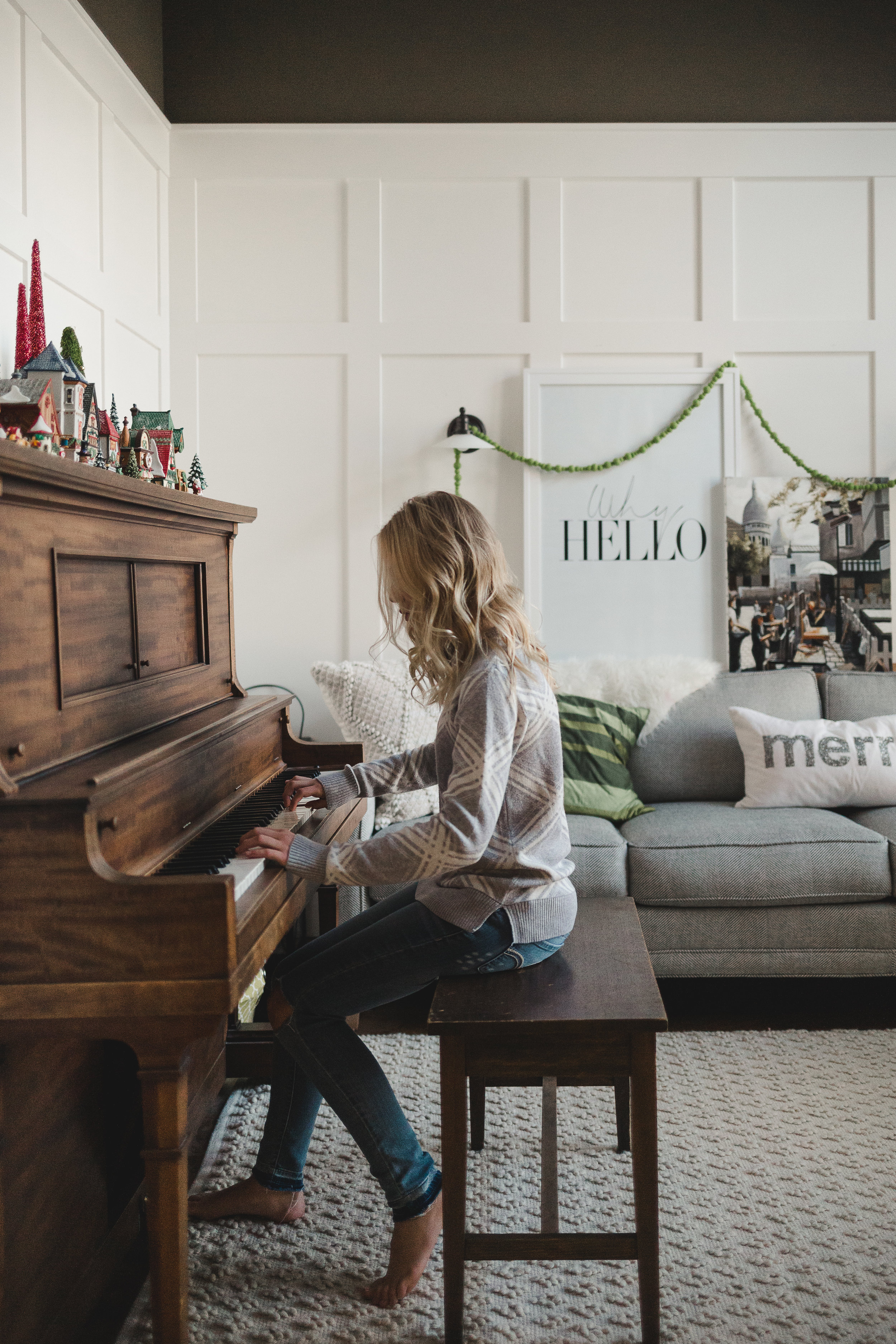 In-home lifestyle session at Christmas ~ 5 kids, bed jumping, snuggling {Highland Utah photographer}