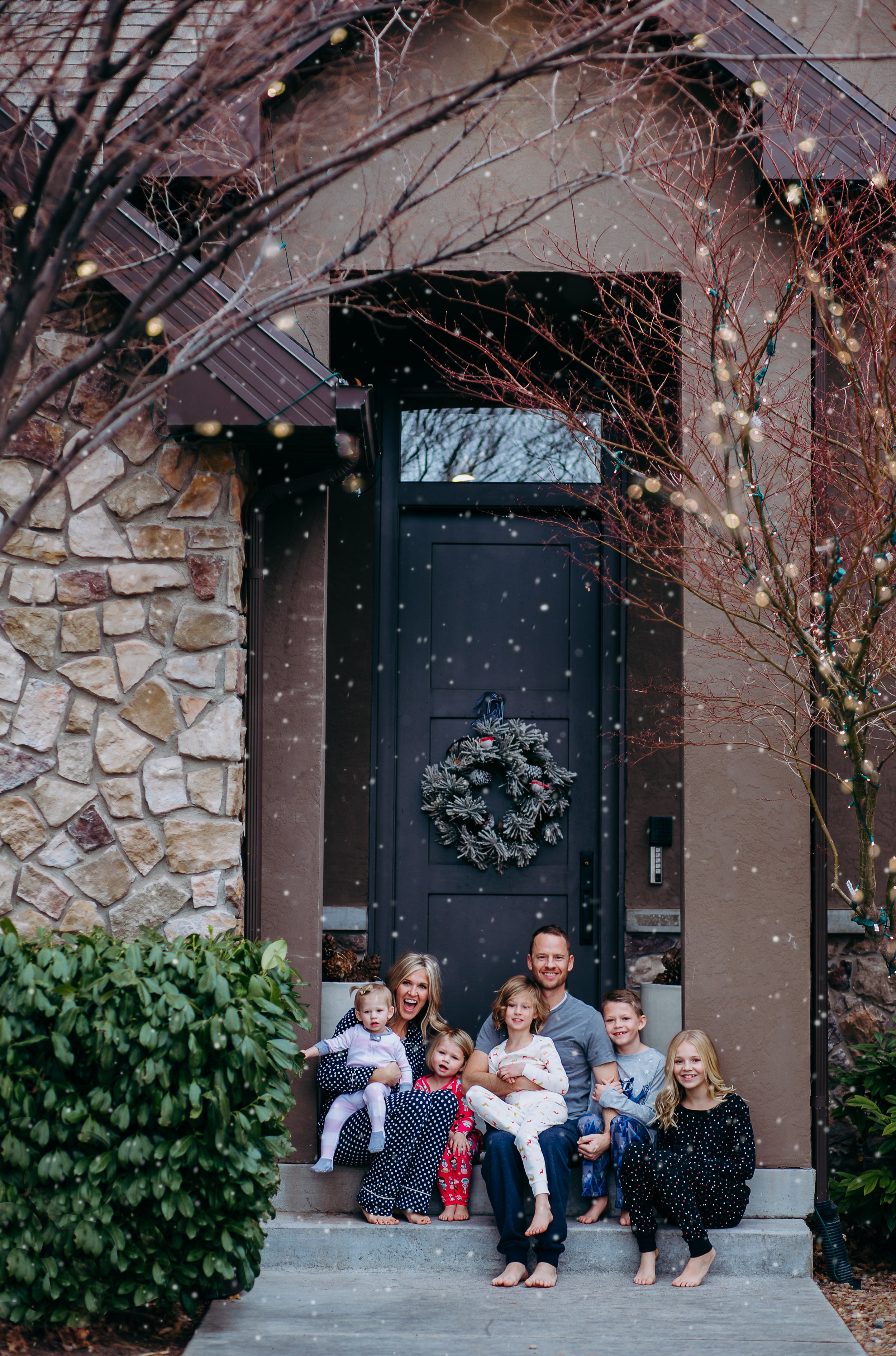 In-home family snuggle session on bed {Utah lifestyle photographer}