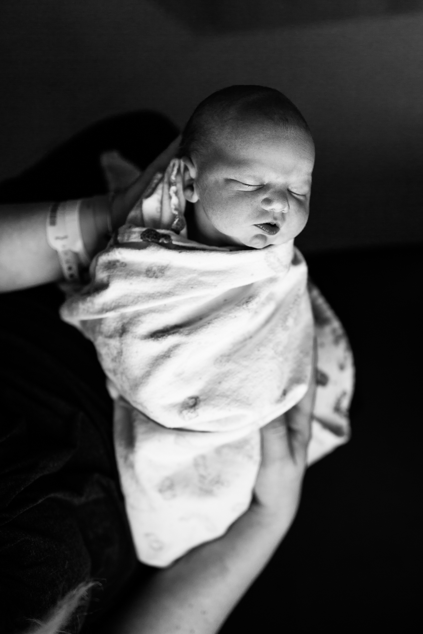 Fresh 48 Session | Riverton Newborn {Utah infant lifestyle photographer}