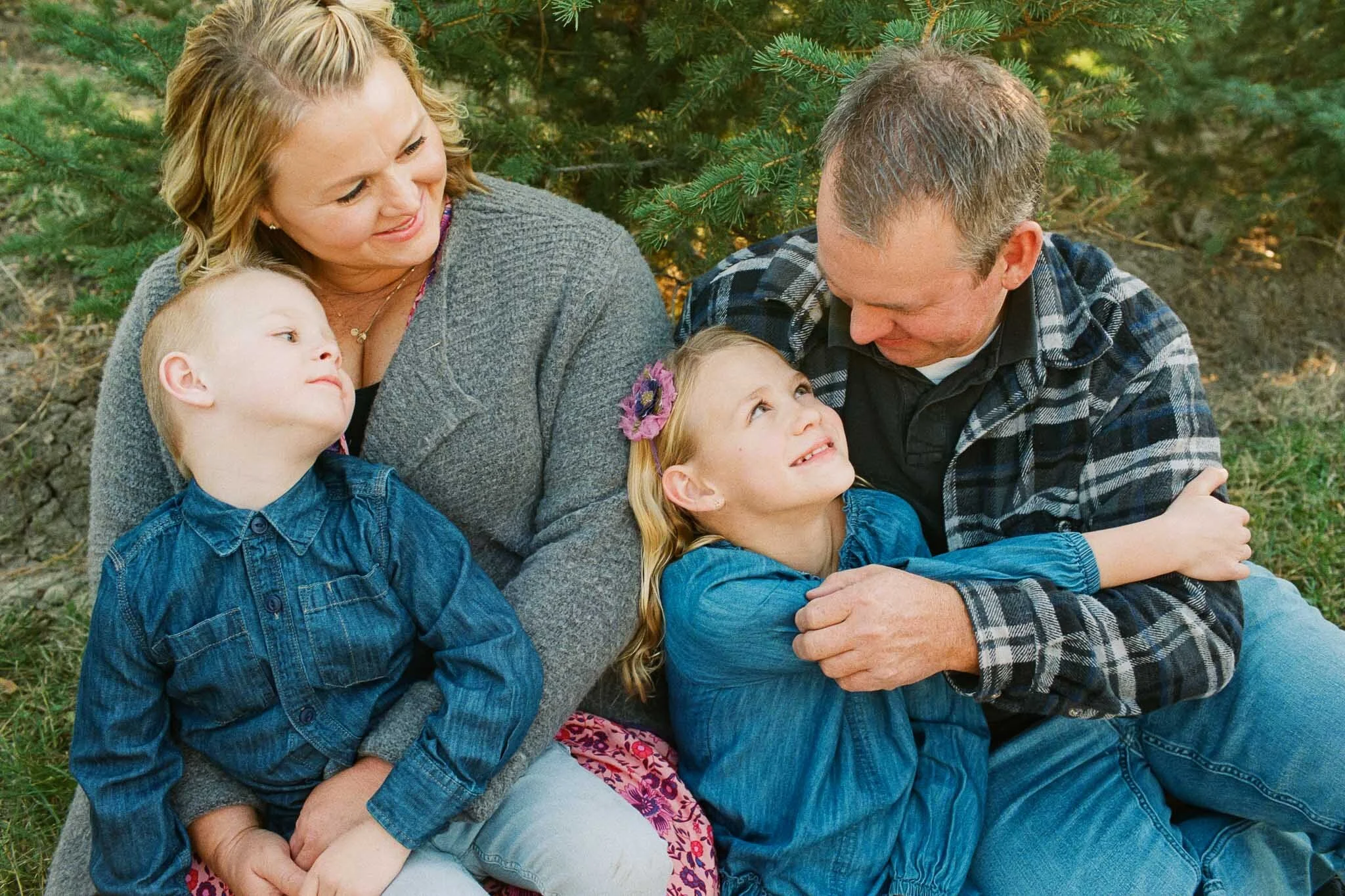 Highland Family Christmas Tree Farm Session {Alpine Mini Sessions} | Utah County Lifestyle Photographer