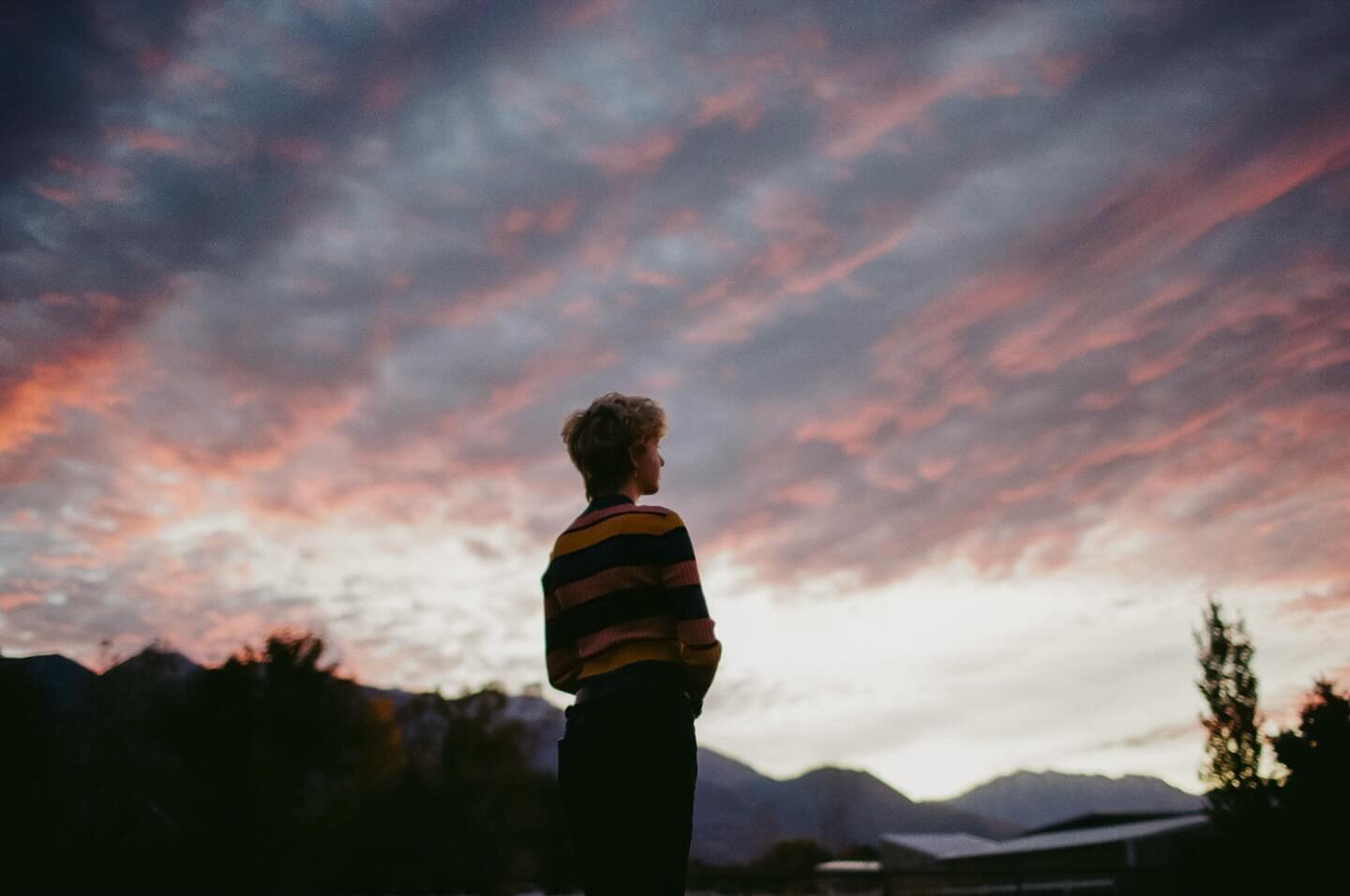 I have a bit of an obsession with sunrises. I think there is at least one photo on every 35mm roll I go through. But I especially love capturing the times when my kids are also captivated. 
.
Both lowering and gaining light have their own magic, but 