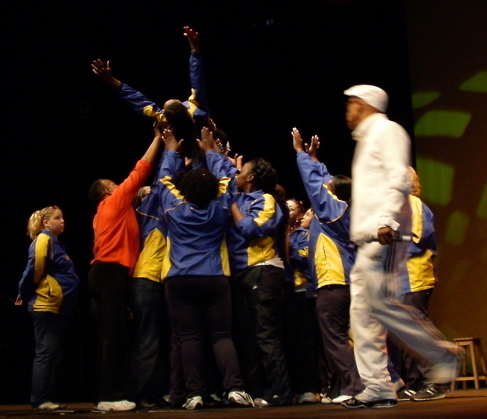 Fig 3_Rehearsing a Lift 300 resolution everyone in.jpeg