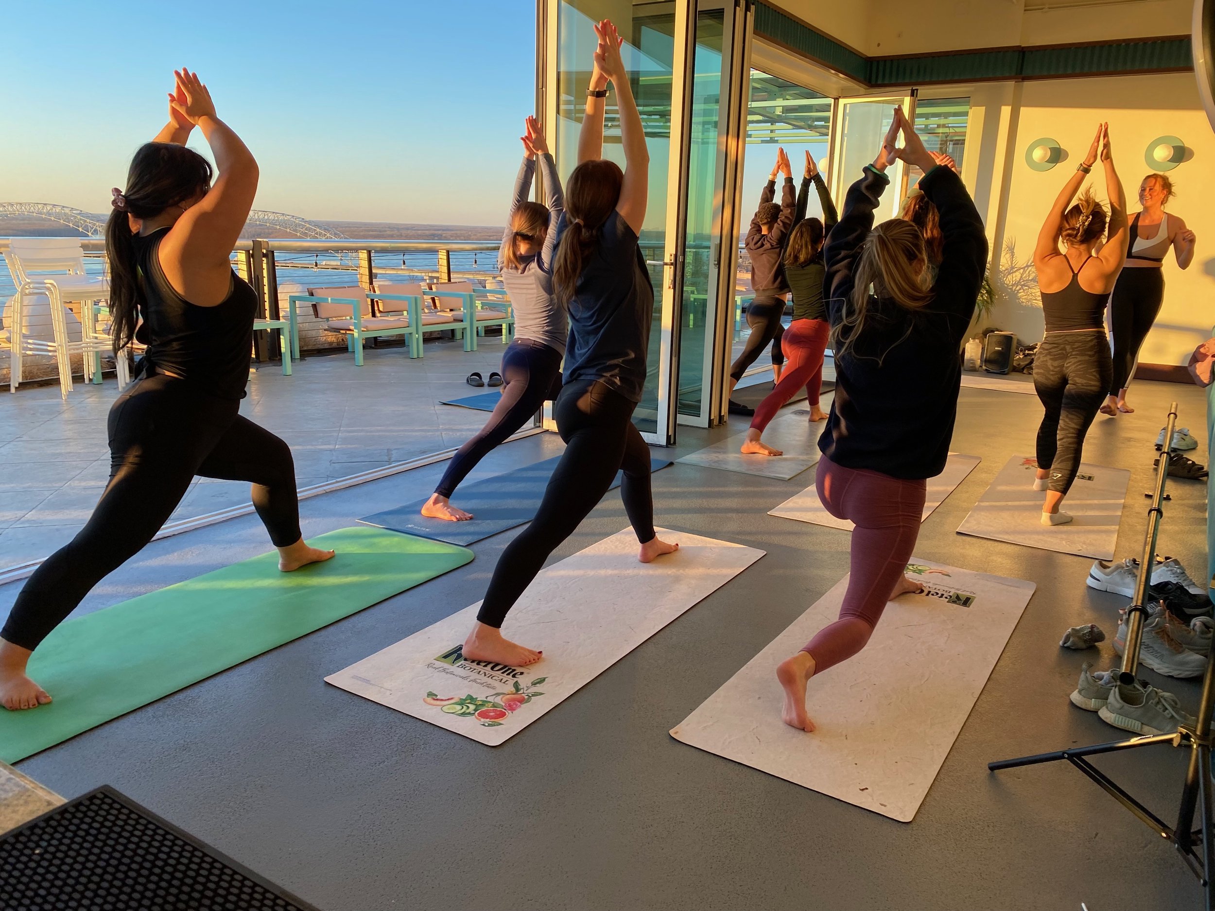 Winter Rooftop Sunset Yoga &amp; Cocktail @ the Hu