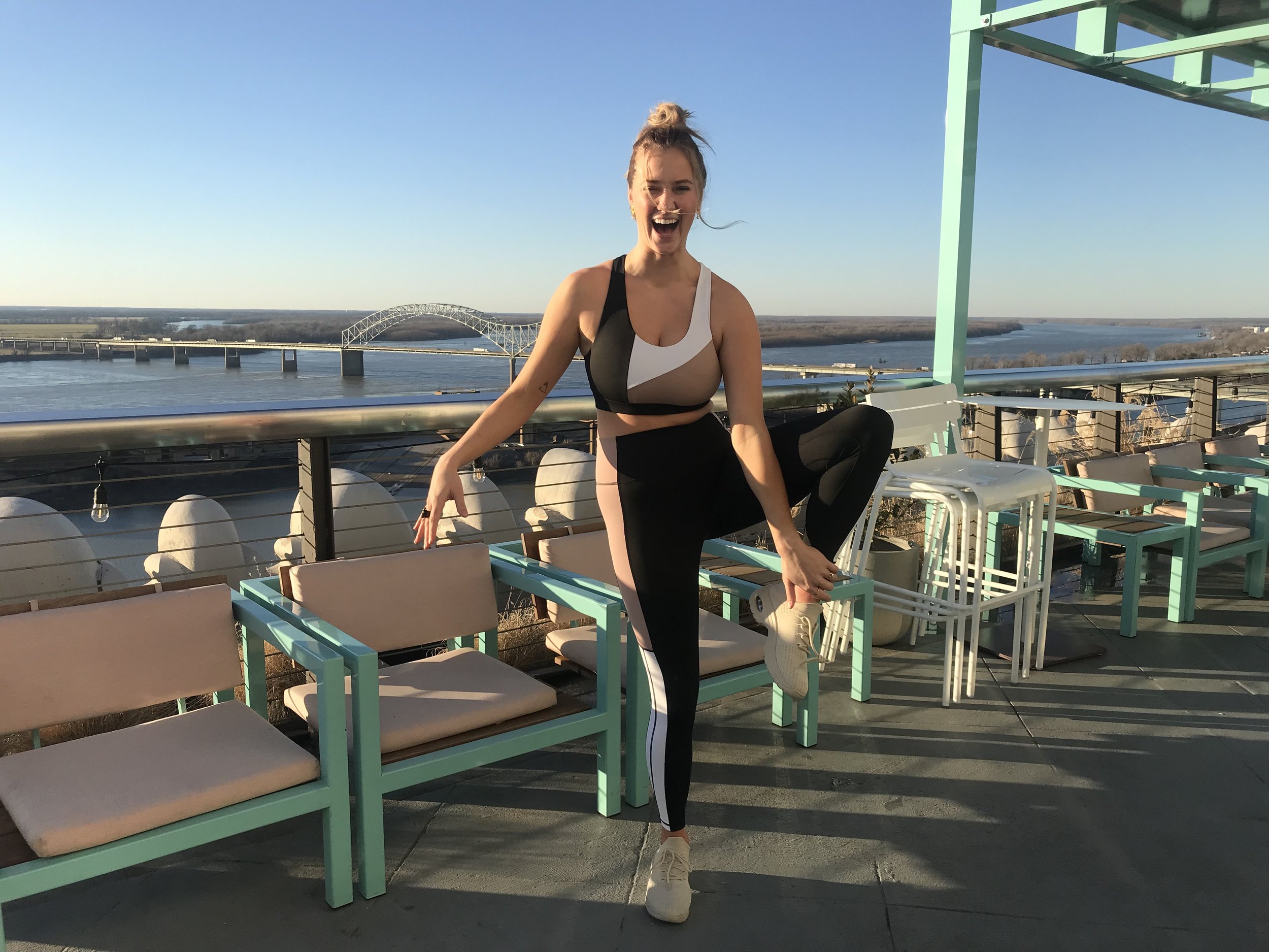 Winter Rooftop Sunset Yoga &amp; Cocktail @ the Hu