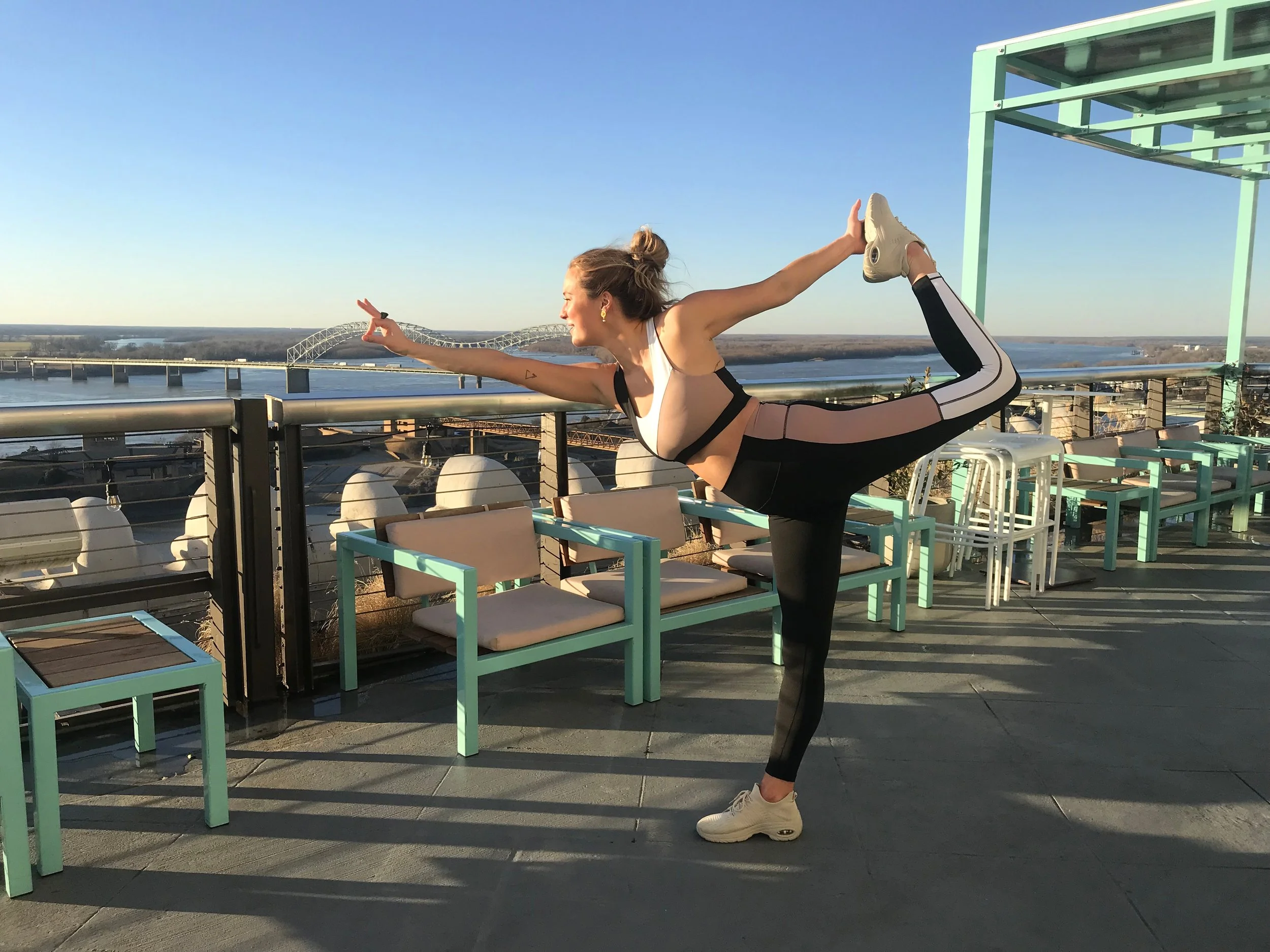 Winter Rooftop Sunset Yoga &amp; Cocktail @ the Hu