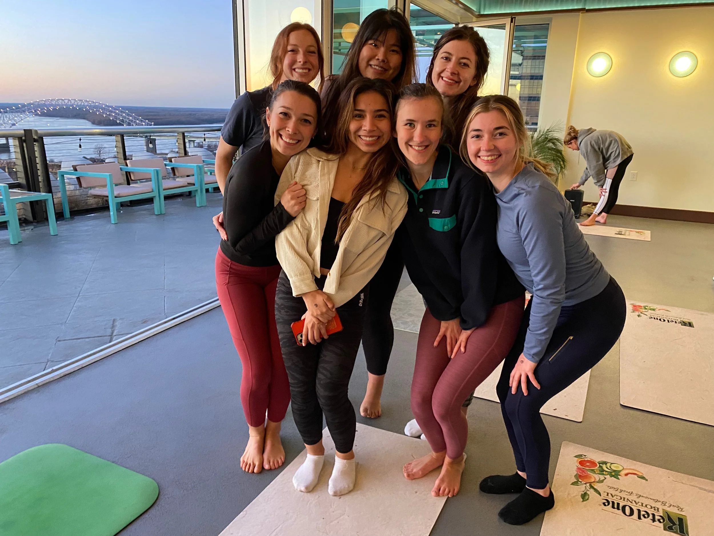 Winter Rooftop Sunset Yoga &amp; Cocktail @ the Hu